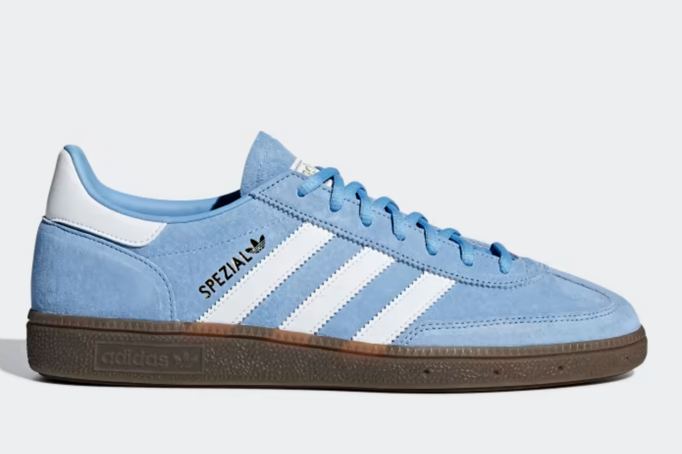 6 χρωματιστά sneakers για τα looks του χειμώνα-4