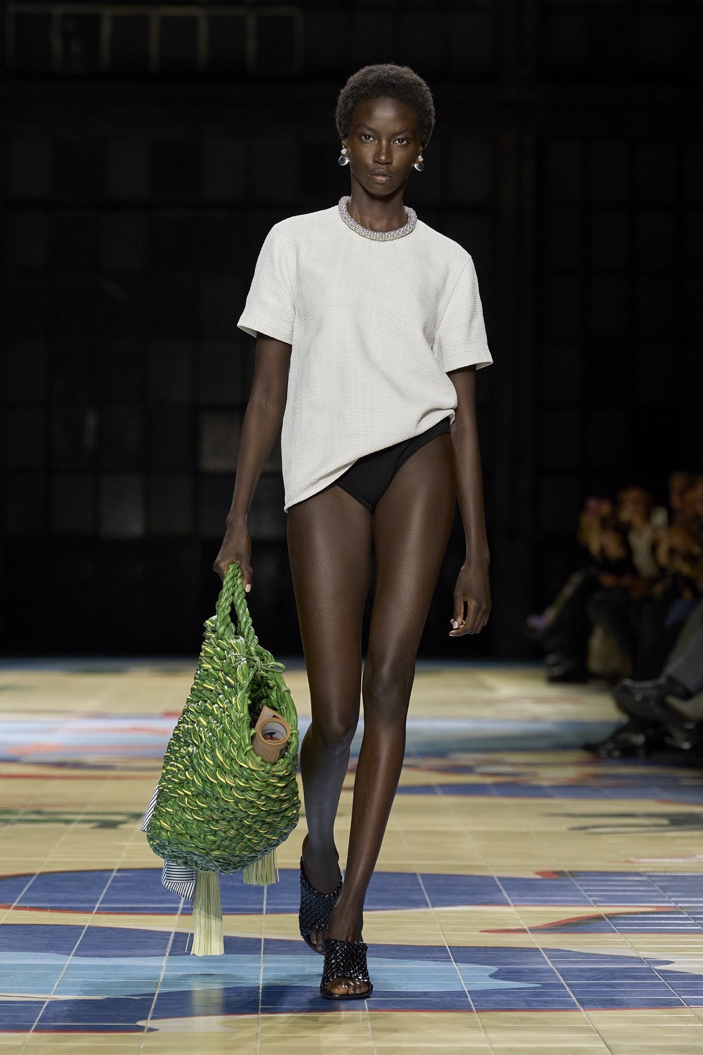 Bottega Veneta SS24: Ένα ιδιαίτερο ταξίδι μέσα από τα μάτια του Matthieu Blazy-3