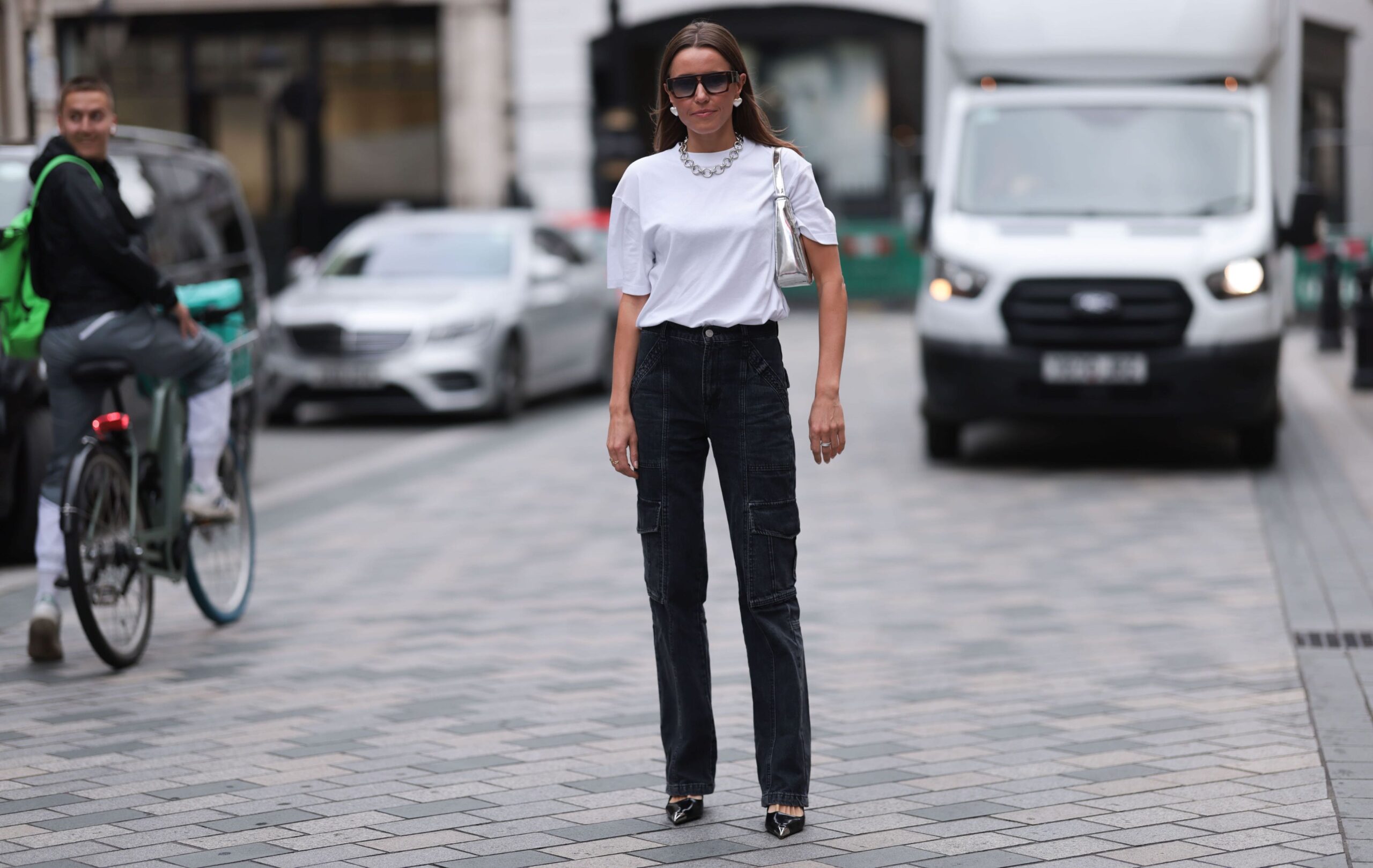 Μαύρο τζιν: Οι πιο ωραίοι street style συνδυασμοί για το φθινόπωρο 2023-4