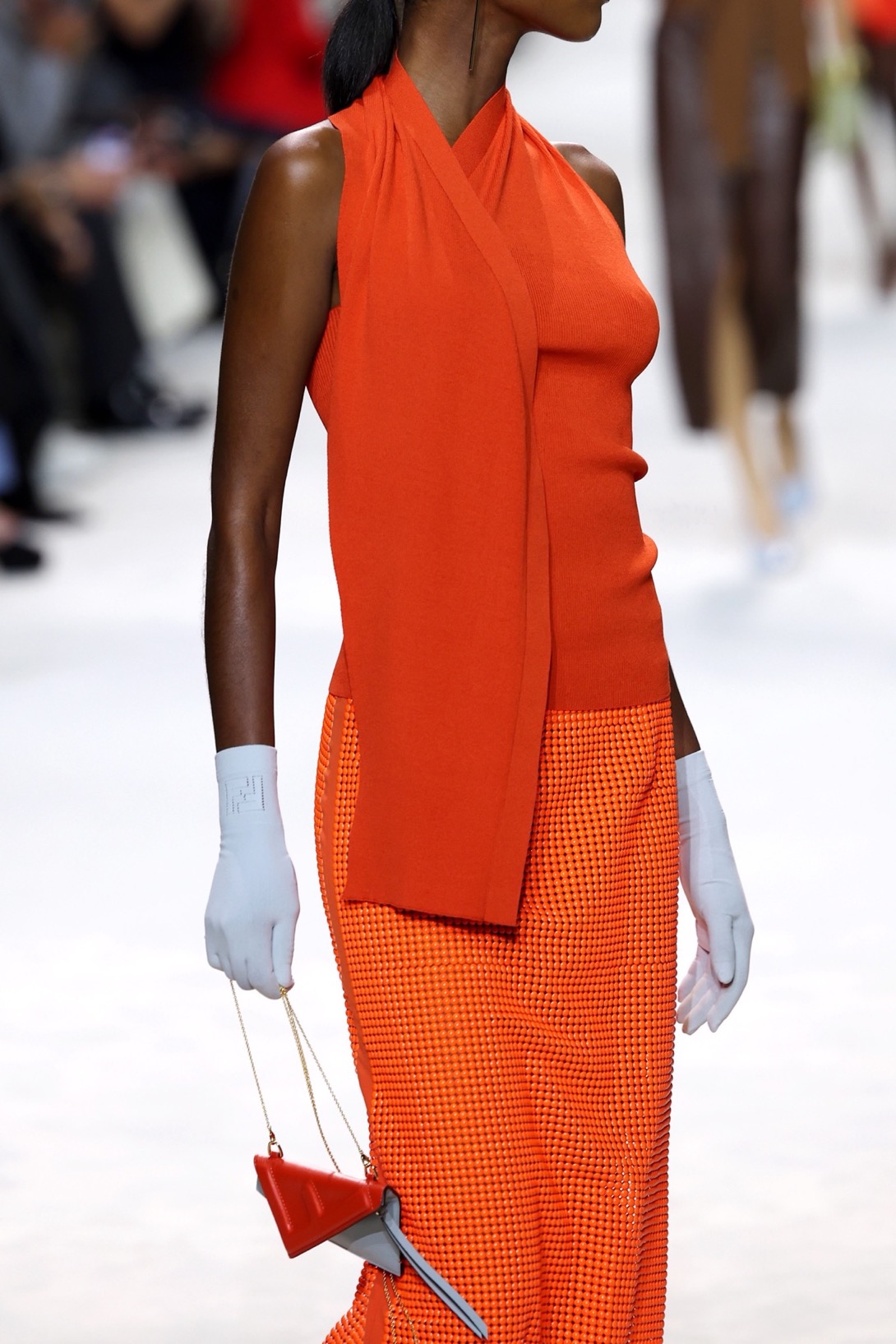 Fendi SS24: Ένα show ωδή στο χρώμα από τον Kim Jones-4