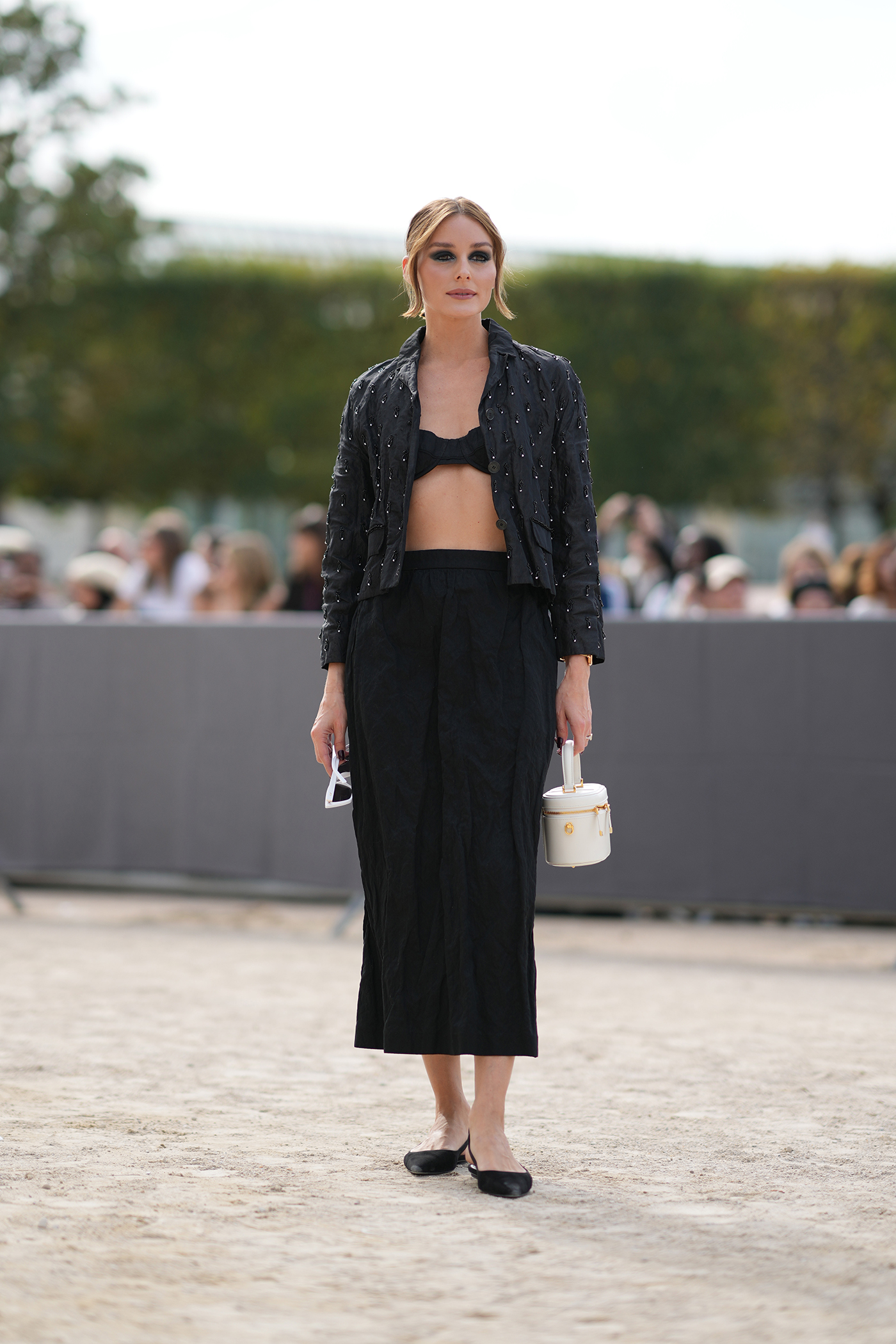Στο street style του Παρισιού φορούν αυτά τα παπούτσια-4