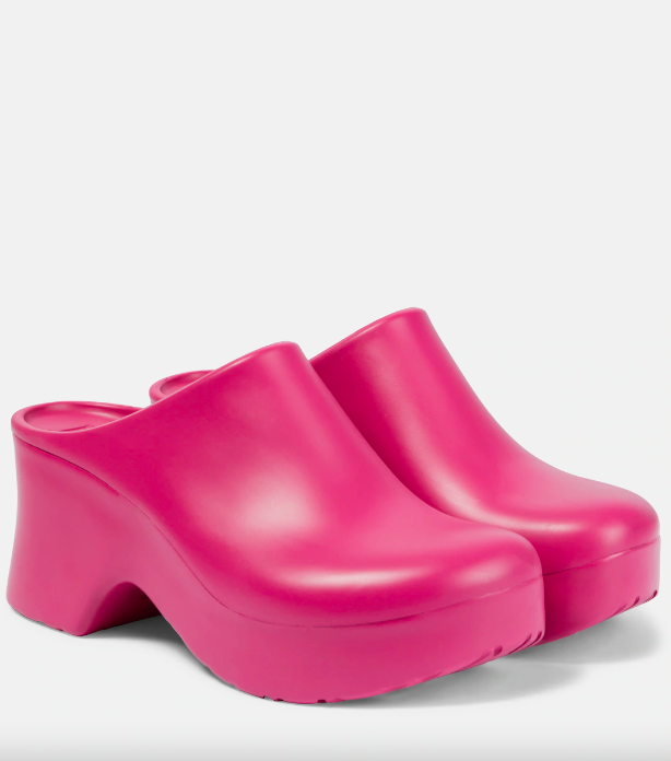 Backless clogs: Είναι το shoe trend της μεταβατικής περιόδου-3