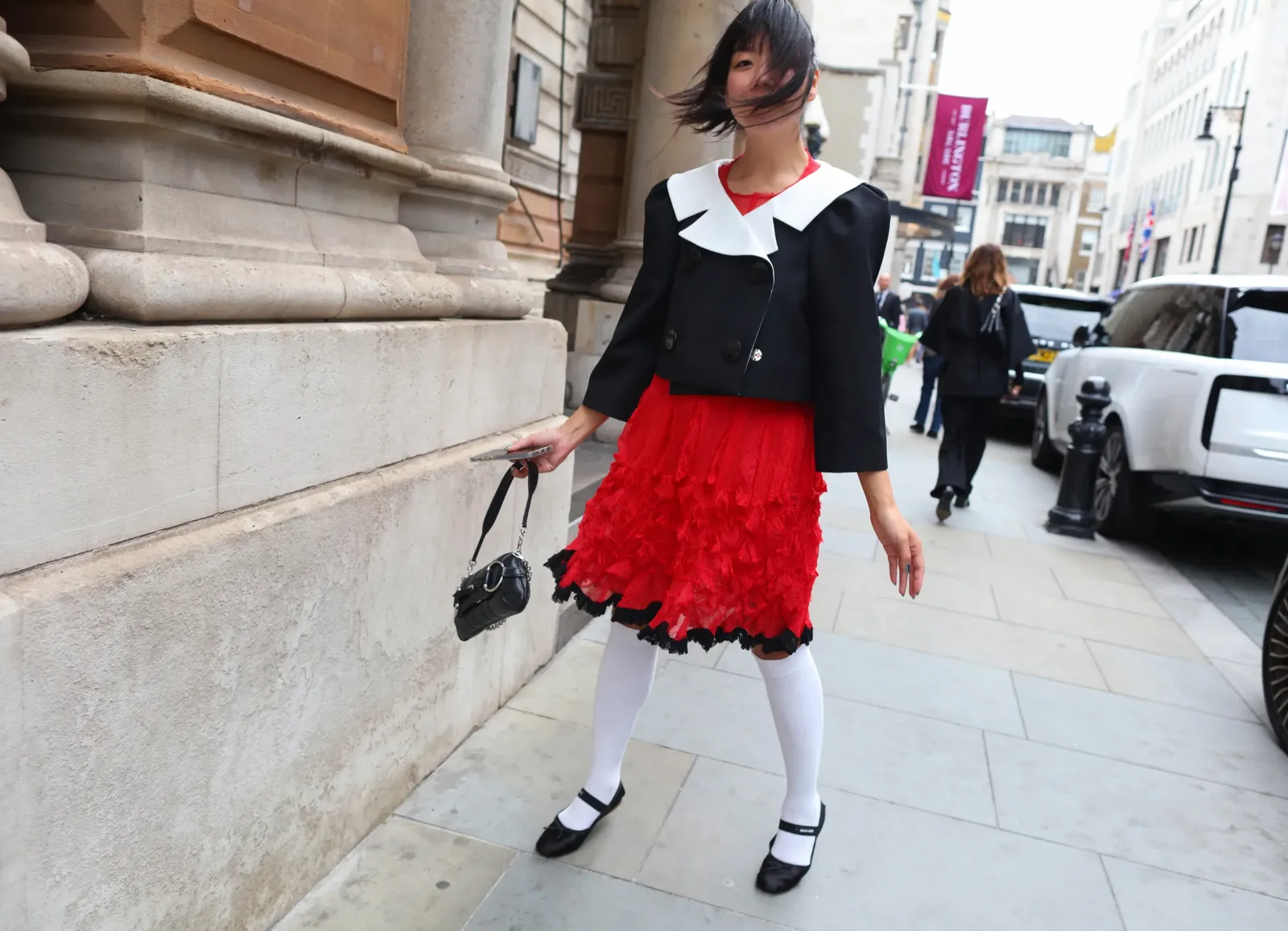 Τα 5 trending κομμάτια που βλέπουμε τώρα στους δρόμους του Λονδίνου-8