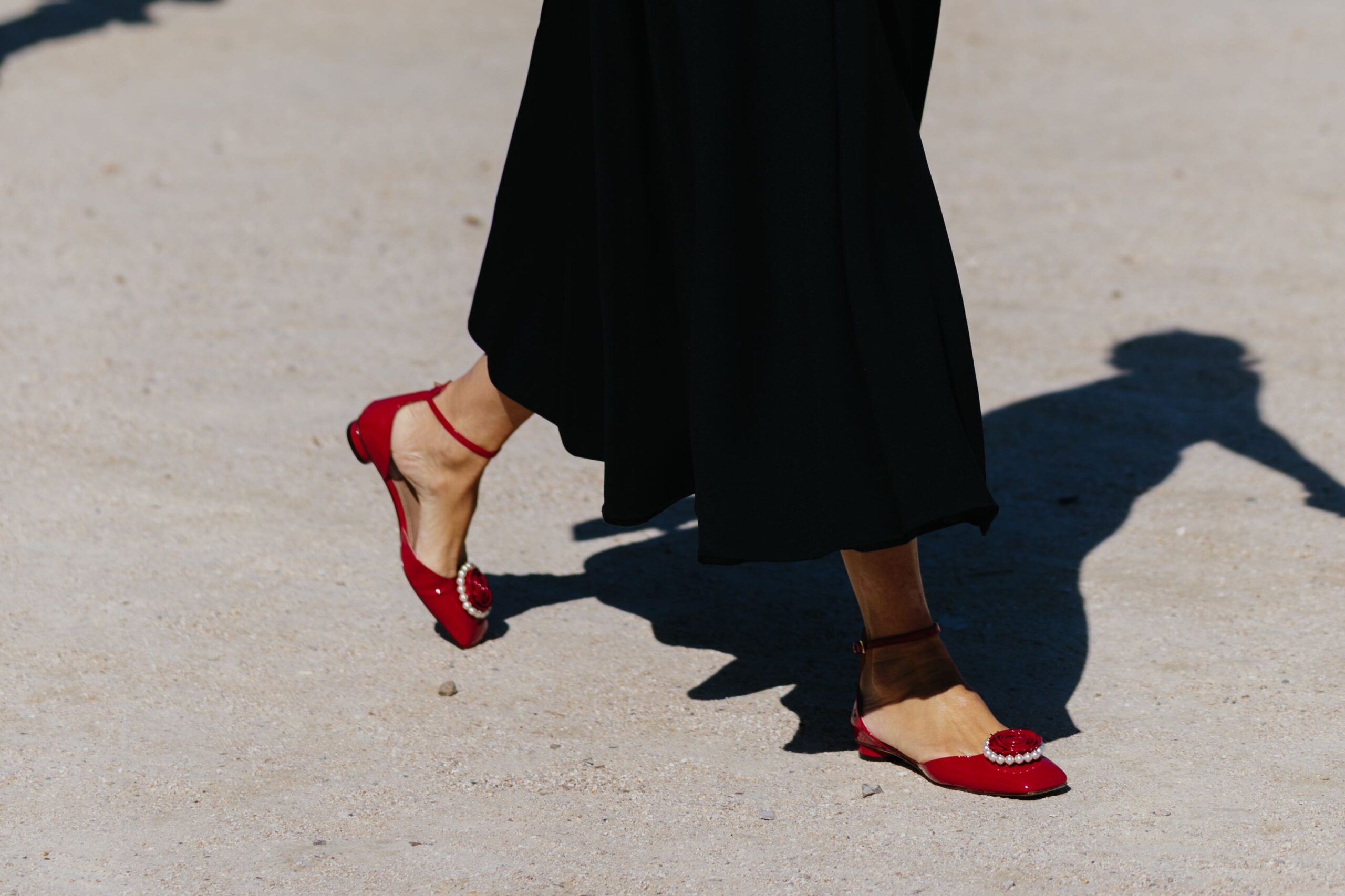 6 κομμάτια που είδαμε στο street style και θα αποκτήσουμε τώρα-11