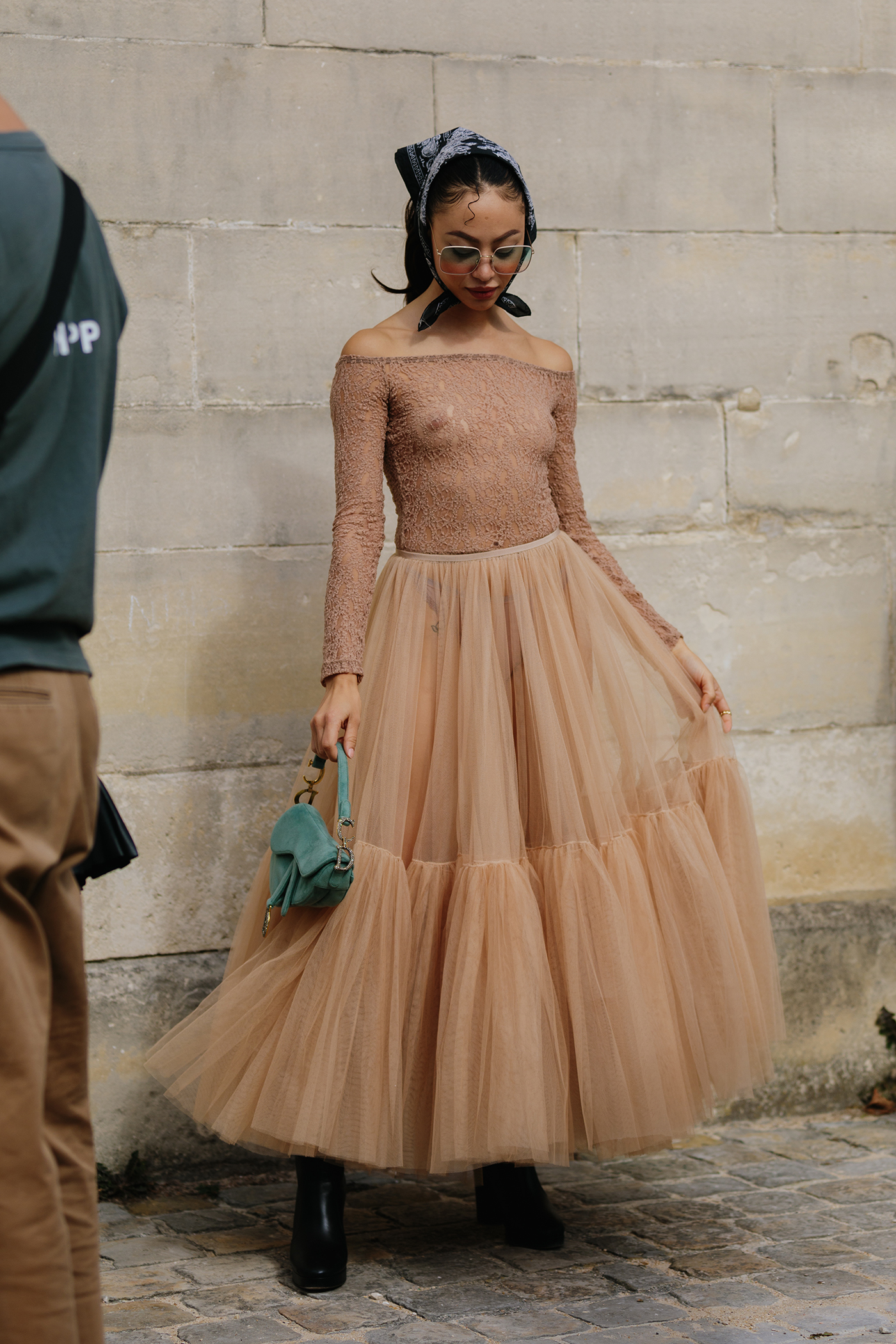 Εβδομάδα Μόδας Παρισιού: Τα ωραιότερα street style μέσα από τον φακό της Vogue-17