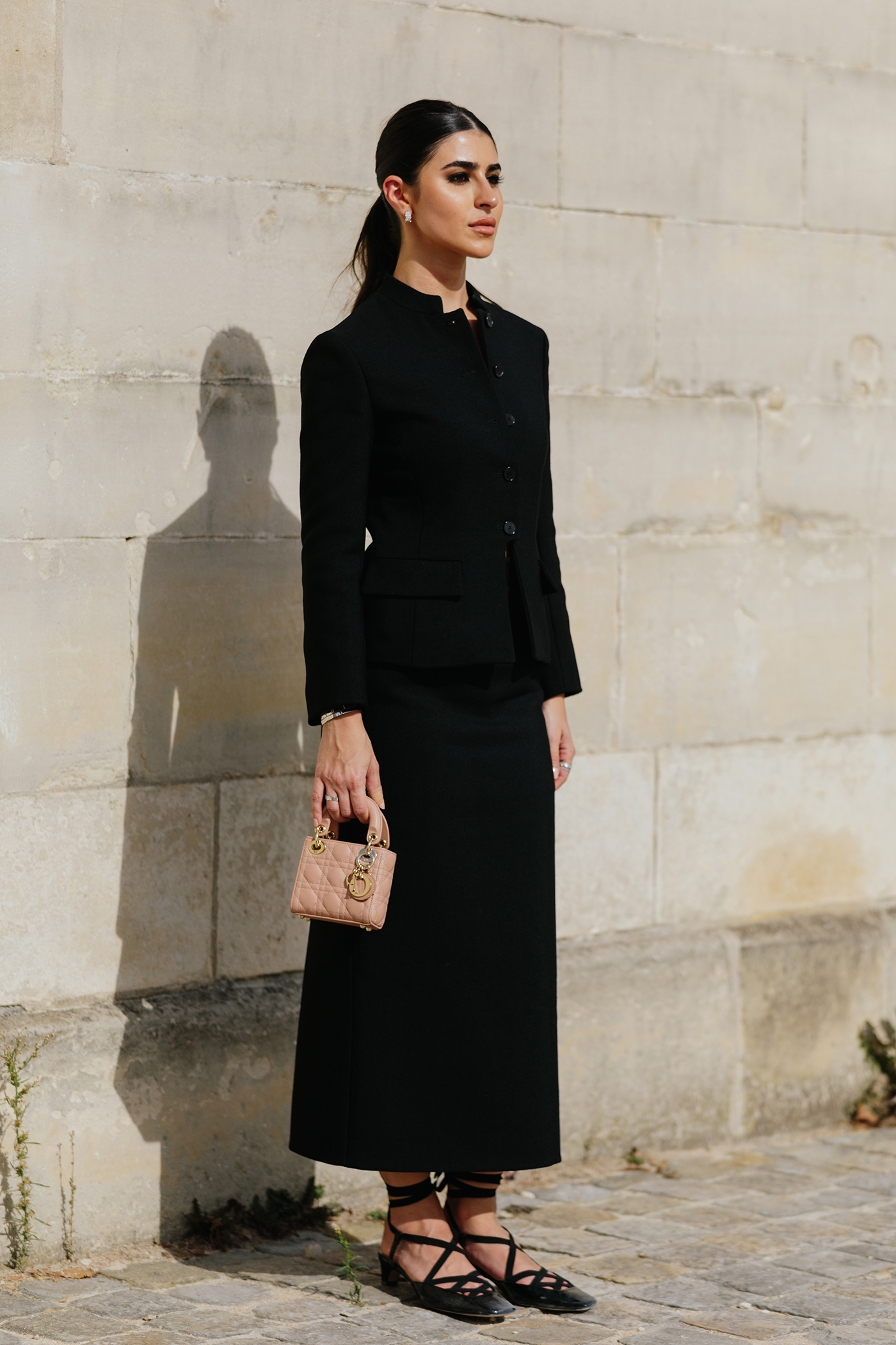 Στο street style του Παρισιού φορούν αυτά τα παπούτσια-5
