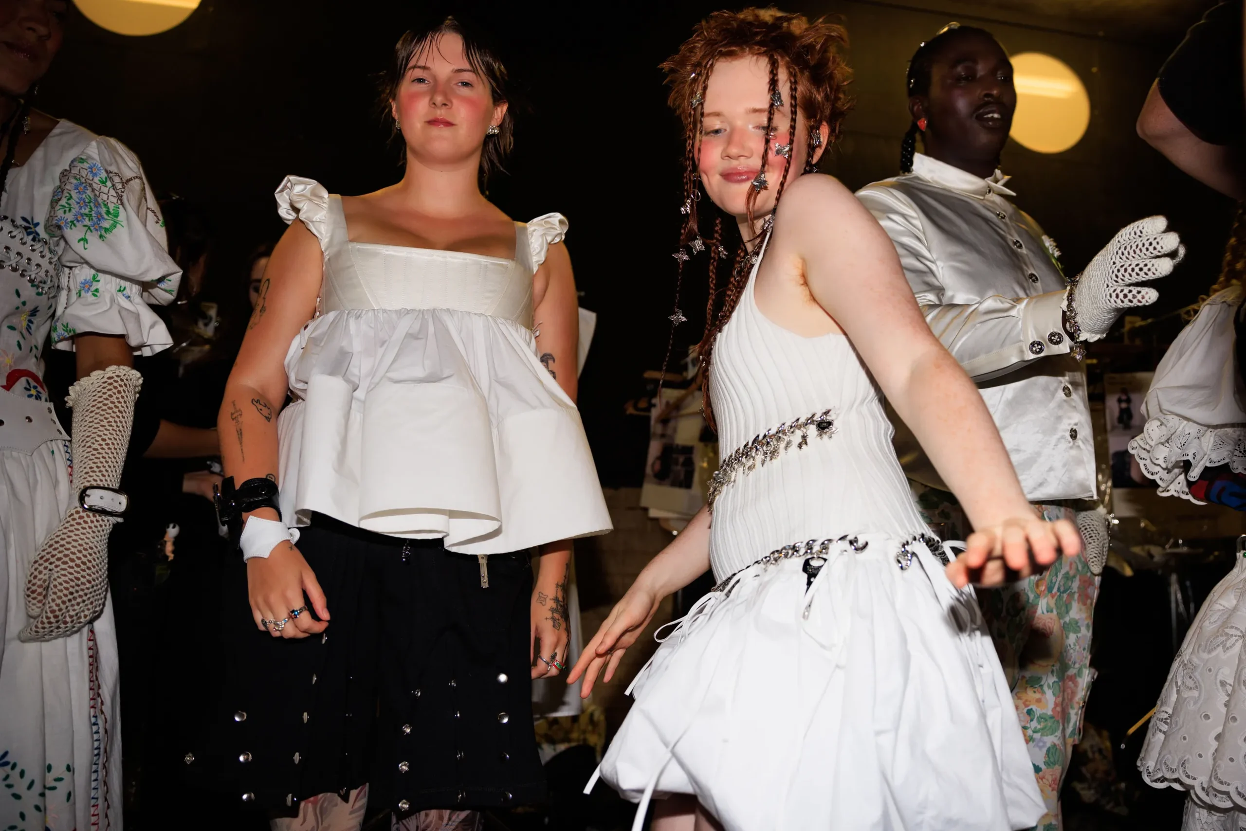 Εβδομάδα Μόδας Λονδίνου SS24: Οι κορυφαίες backstage στιγμές-78