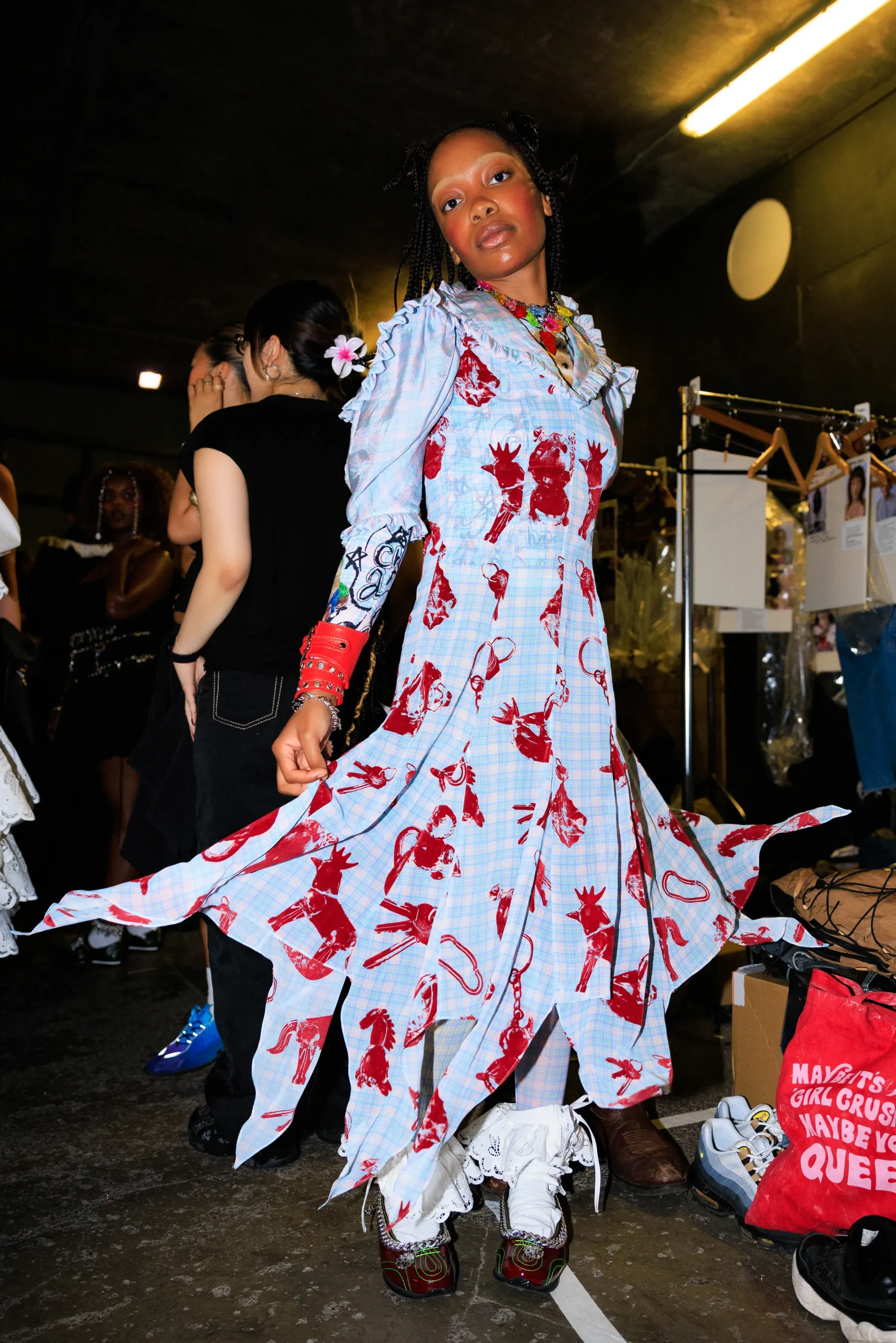 Εβδομάδα Μόδας Λονδίνου SS24: Οι κορυφαίες backstage στιγμές-82