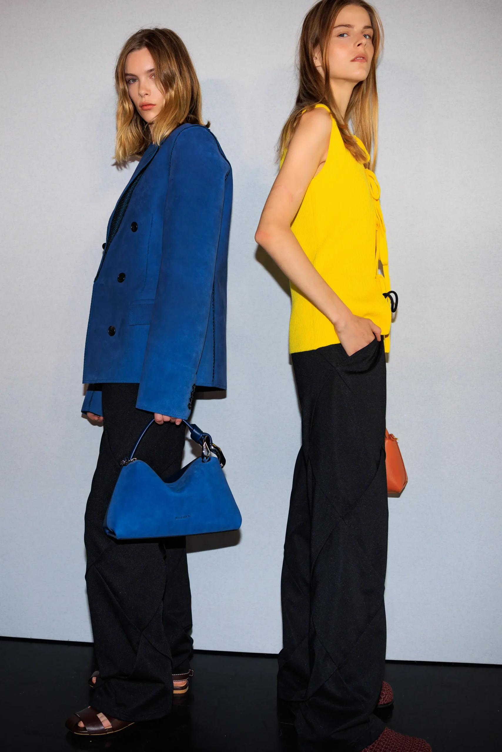 Εβδομάδα Μόδας Λονδίνου SS24: Οι κορυφαίες backstage στιγμές-60