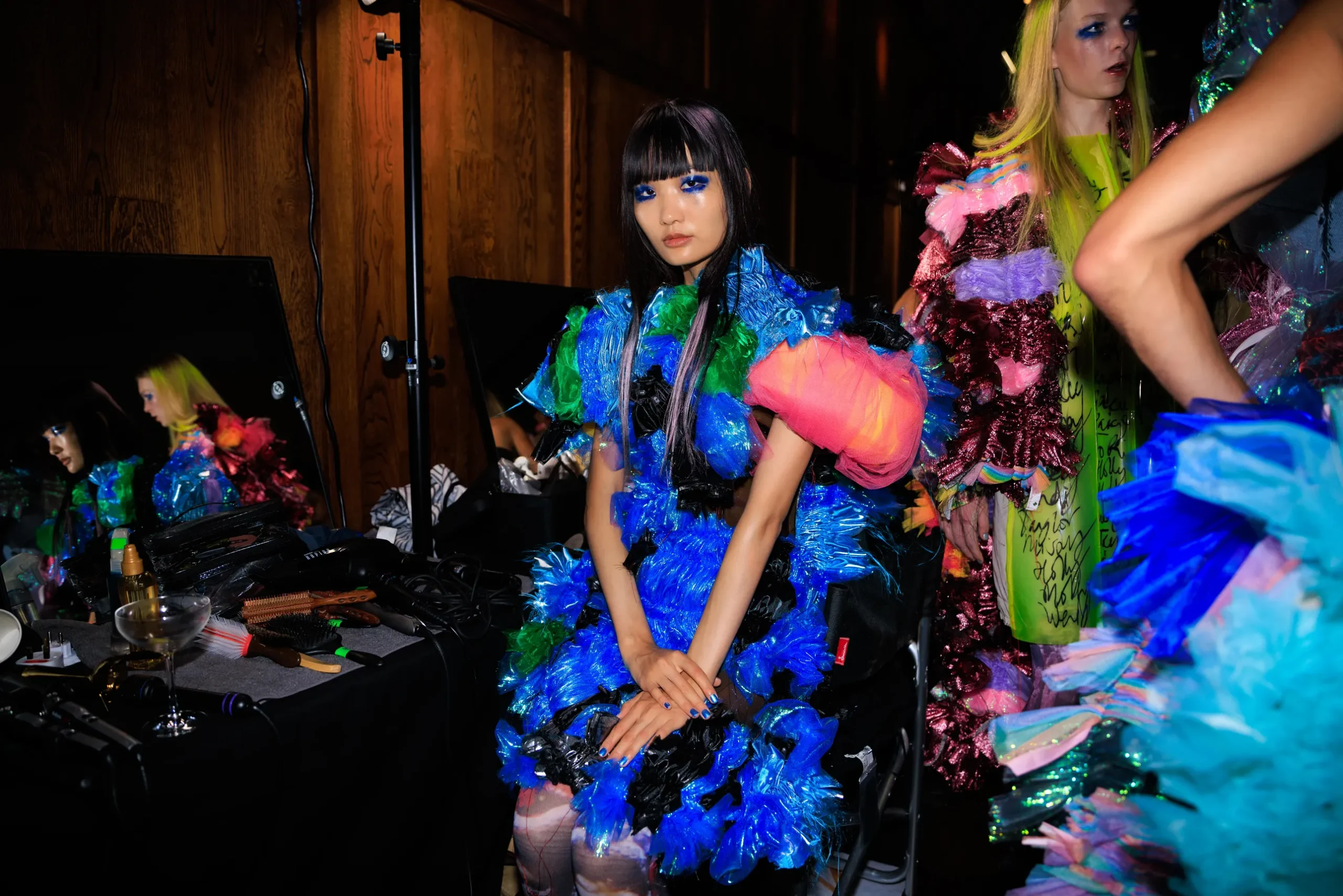 Εβδομάδα Μόδας Λονδίνου SS24: Οι κορυφαίες backstage στιγμές-52