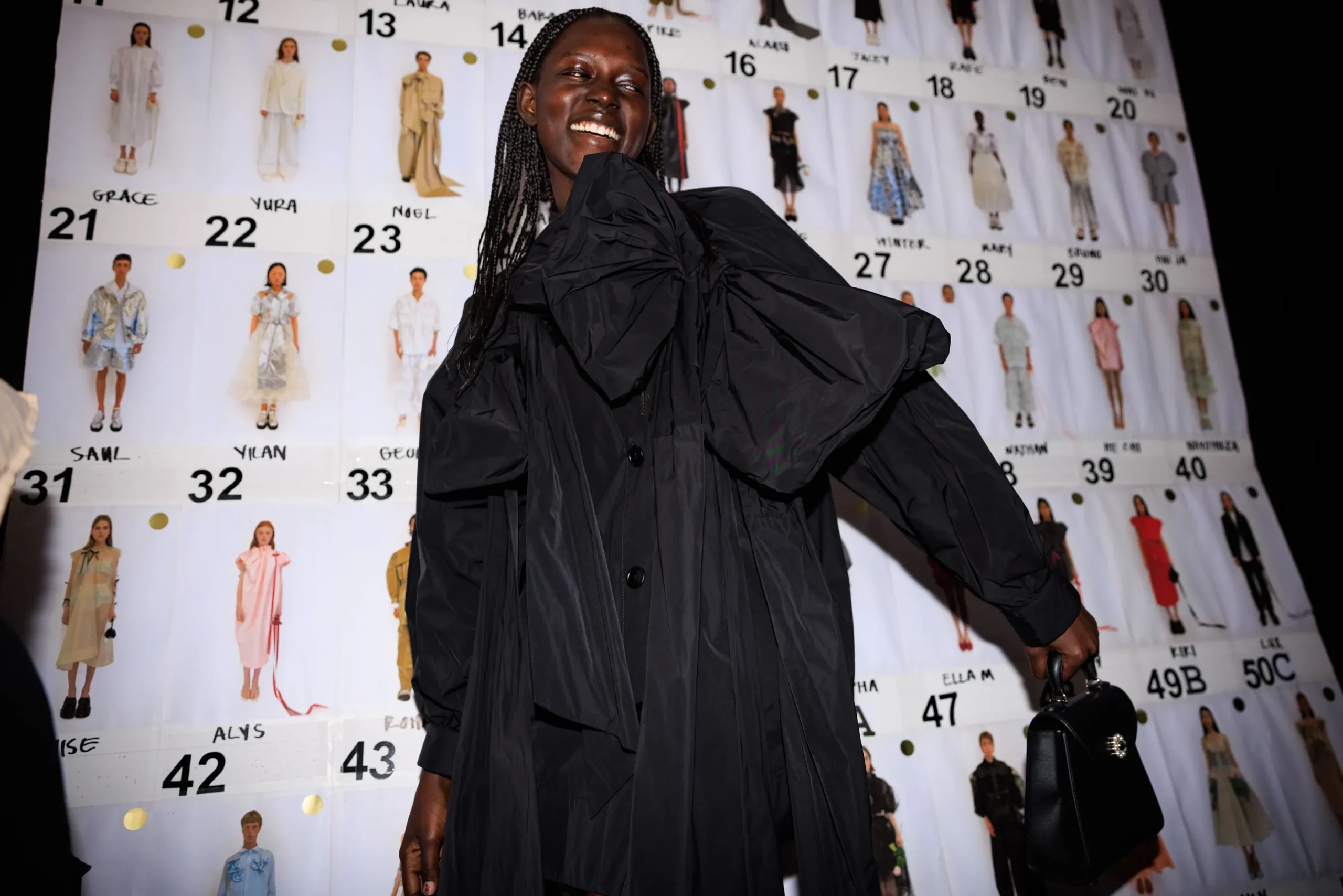 Εβδομάδα Μόδας Λονδίνου SS24: Οι κορυφαίες backstage στιγμές-25