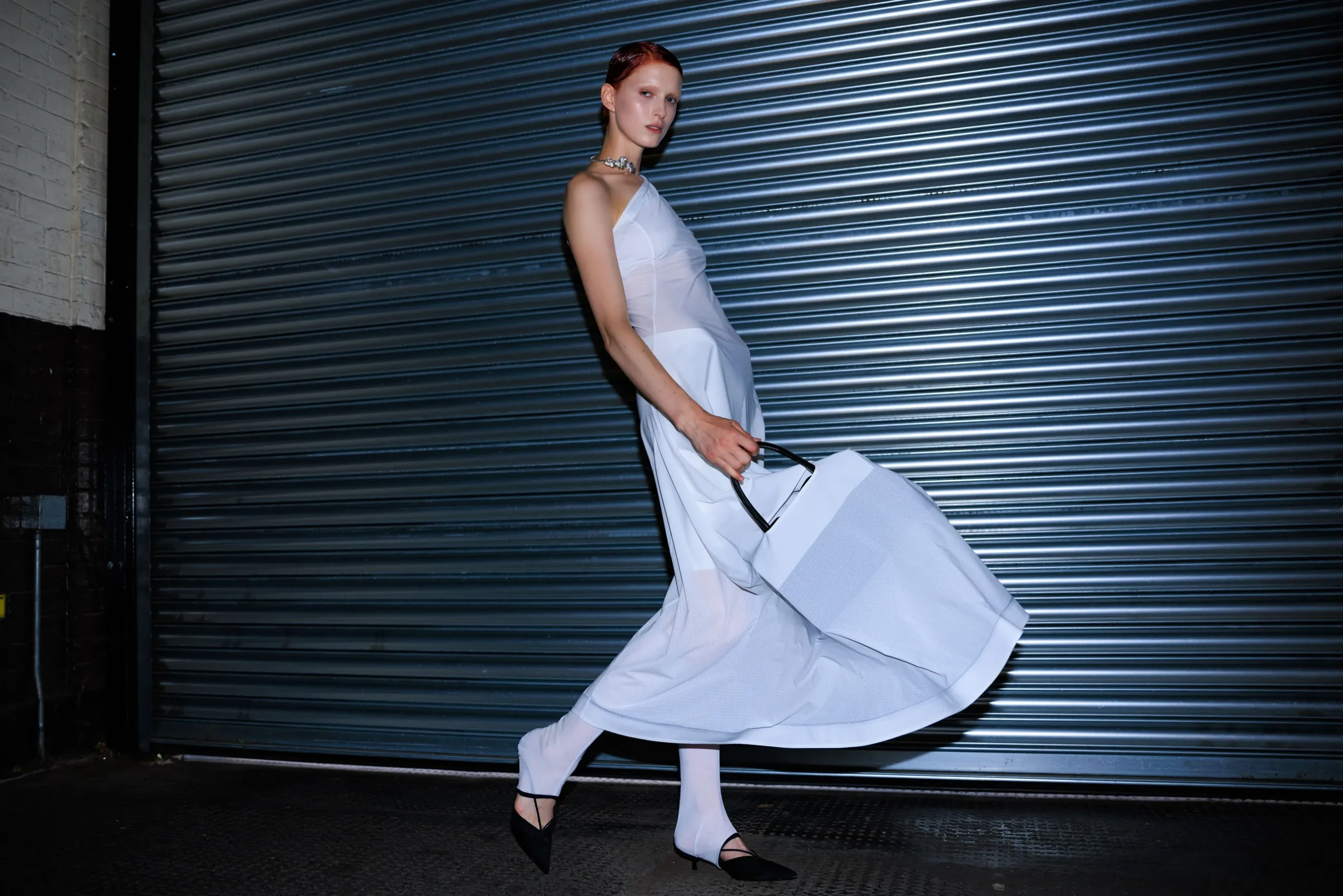 Εβδομάδα Μόδας Λονδίνου SS24: Οι κορυφαίες backstage στιγμές-99