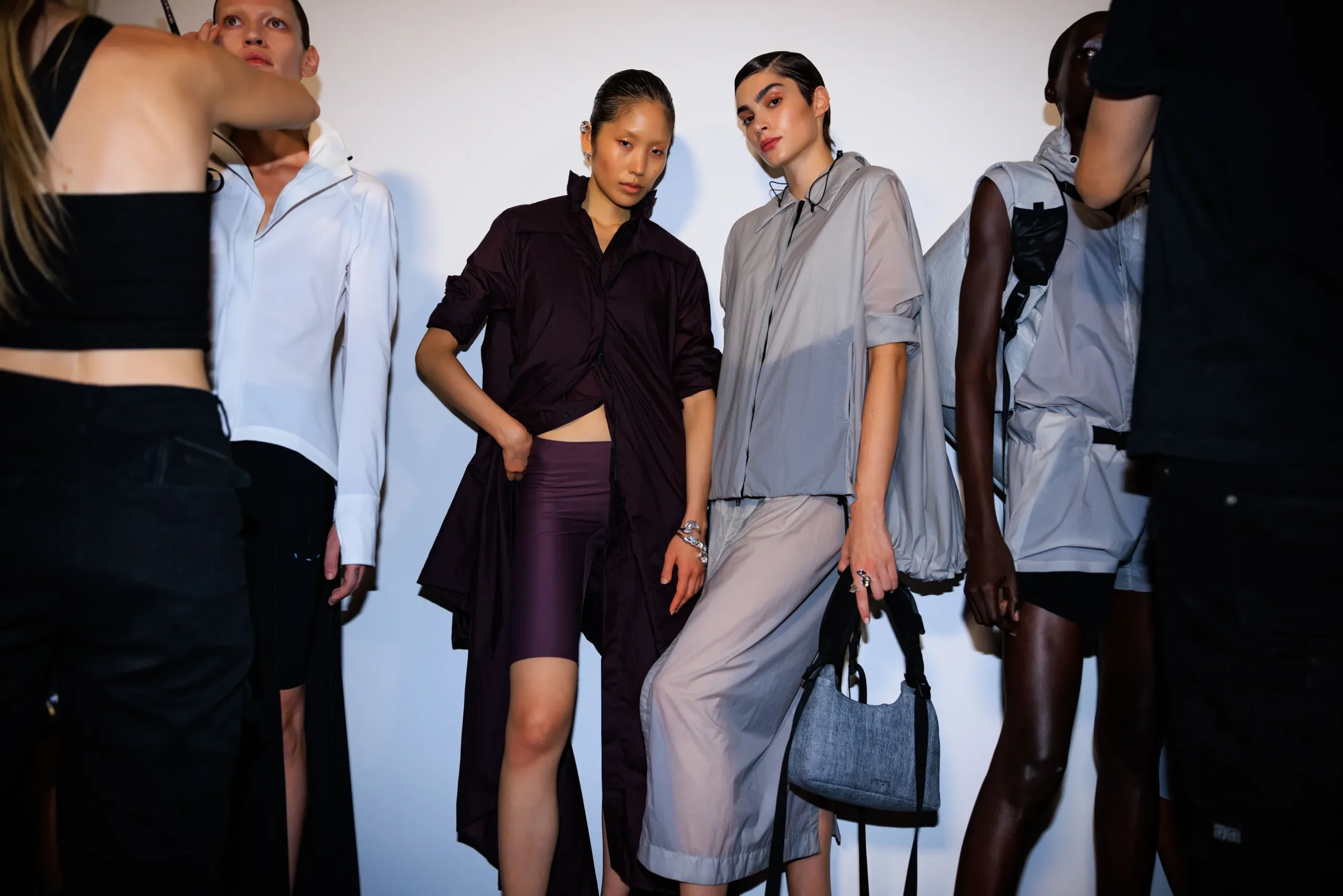 Εβδομάδα Μόδας Λονδίνου SS24: Οι κορυφαίες backstage στιγμές-100