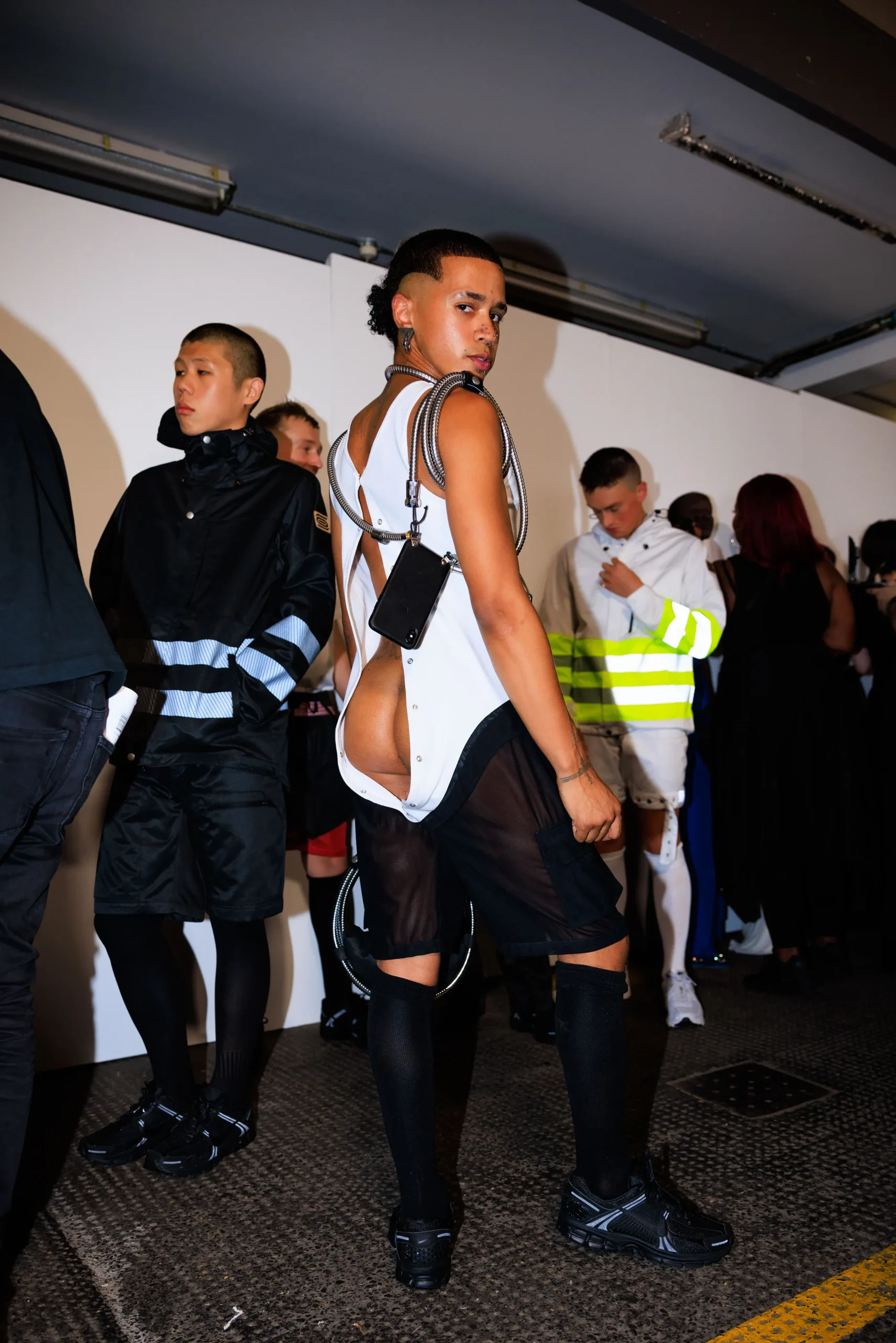 Εβδομάδα Μόδας Λονδίνου SS24: Οι κορυφαίες backstage στιγμές-93