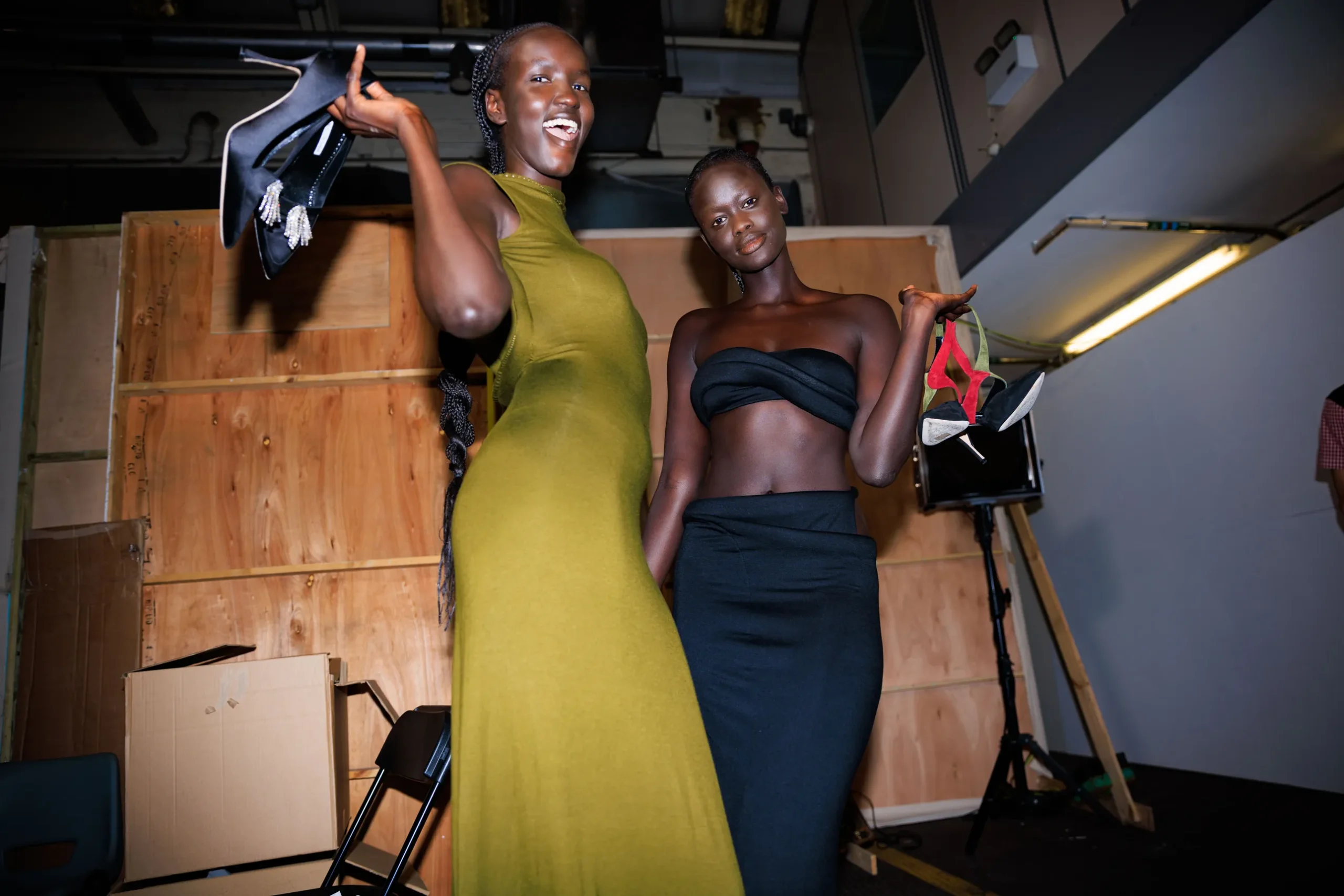 Εβδομάδα Μόδας Λονδίνου SS24: Οι κορυφαίες backstage στιγμές-88