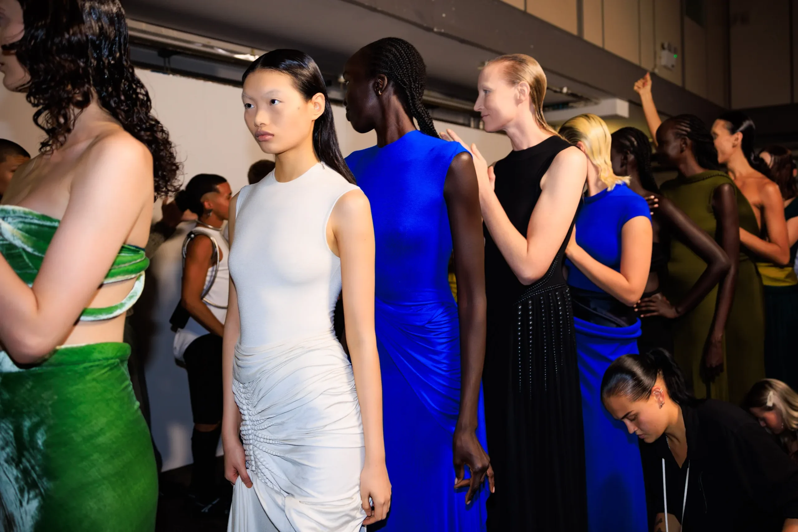 Εβδομάδα Μόδας Λονδίνου SS24: Οι κορυφαίες backstage στιγμές-89