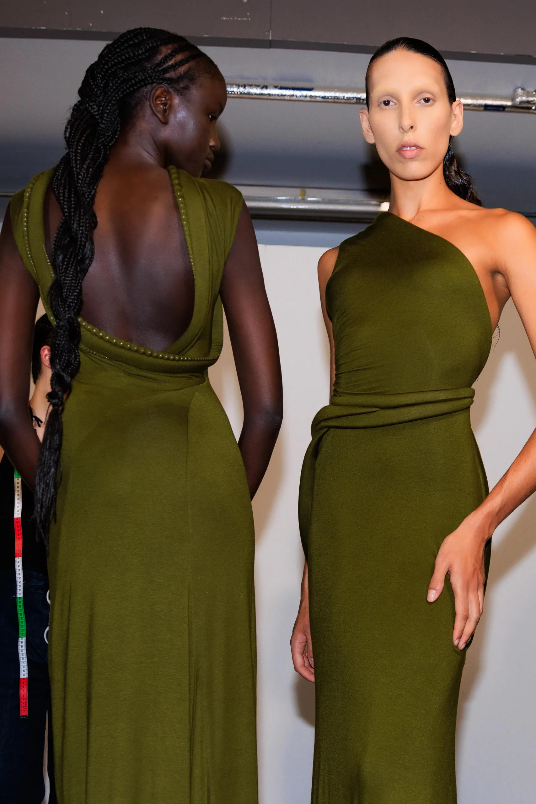 Εβδομάδα Μόδας Λονδίνου SS24: Οι κορυφαίες backstage στιγμές-86