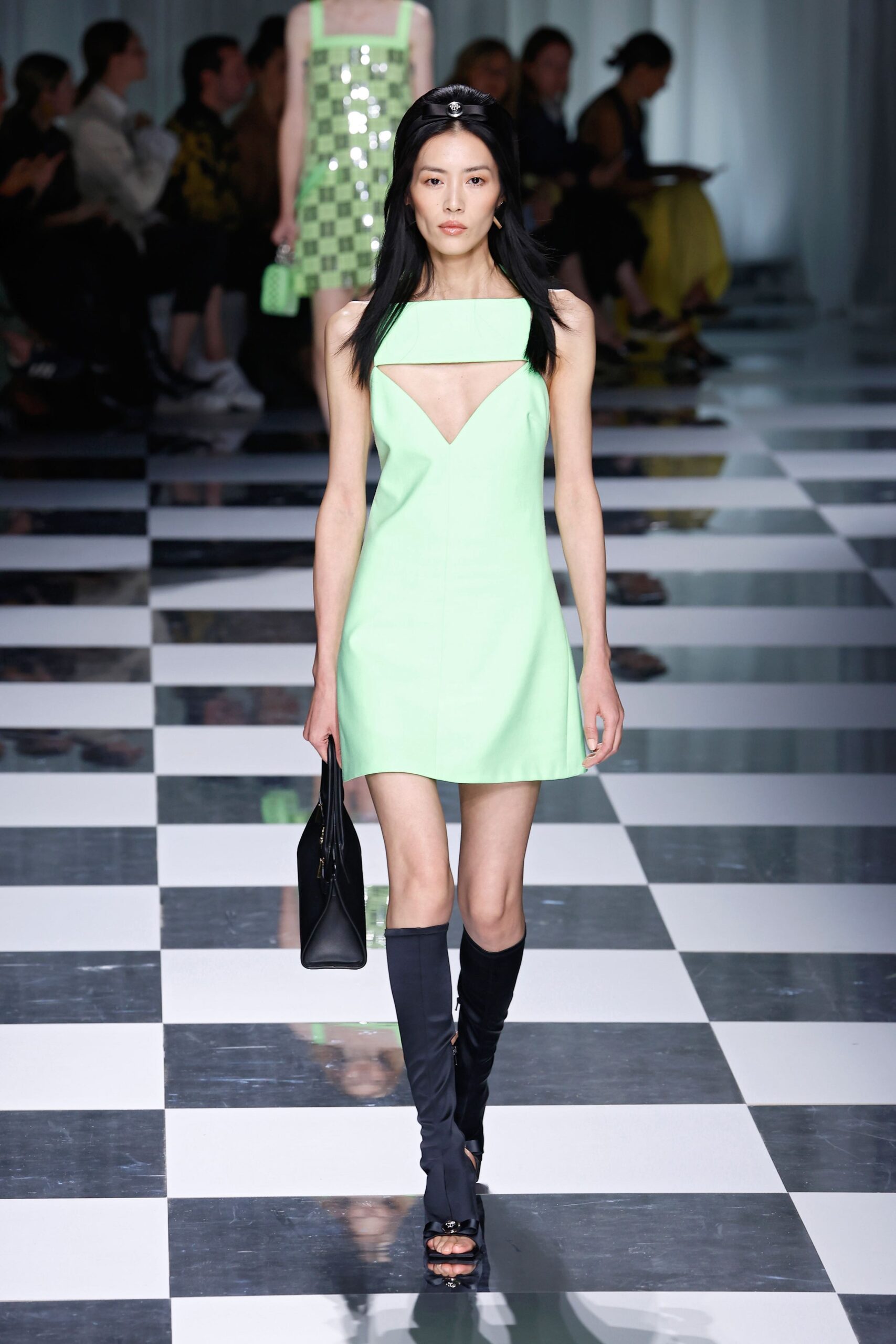 Peep toe boots: Πώς θα φορέσουμε το νέο trend-2