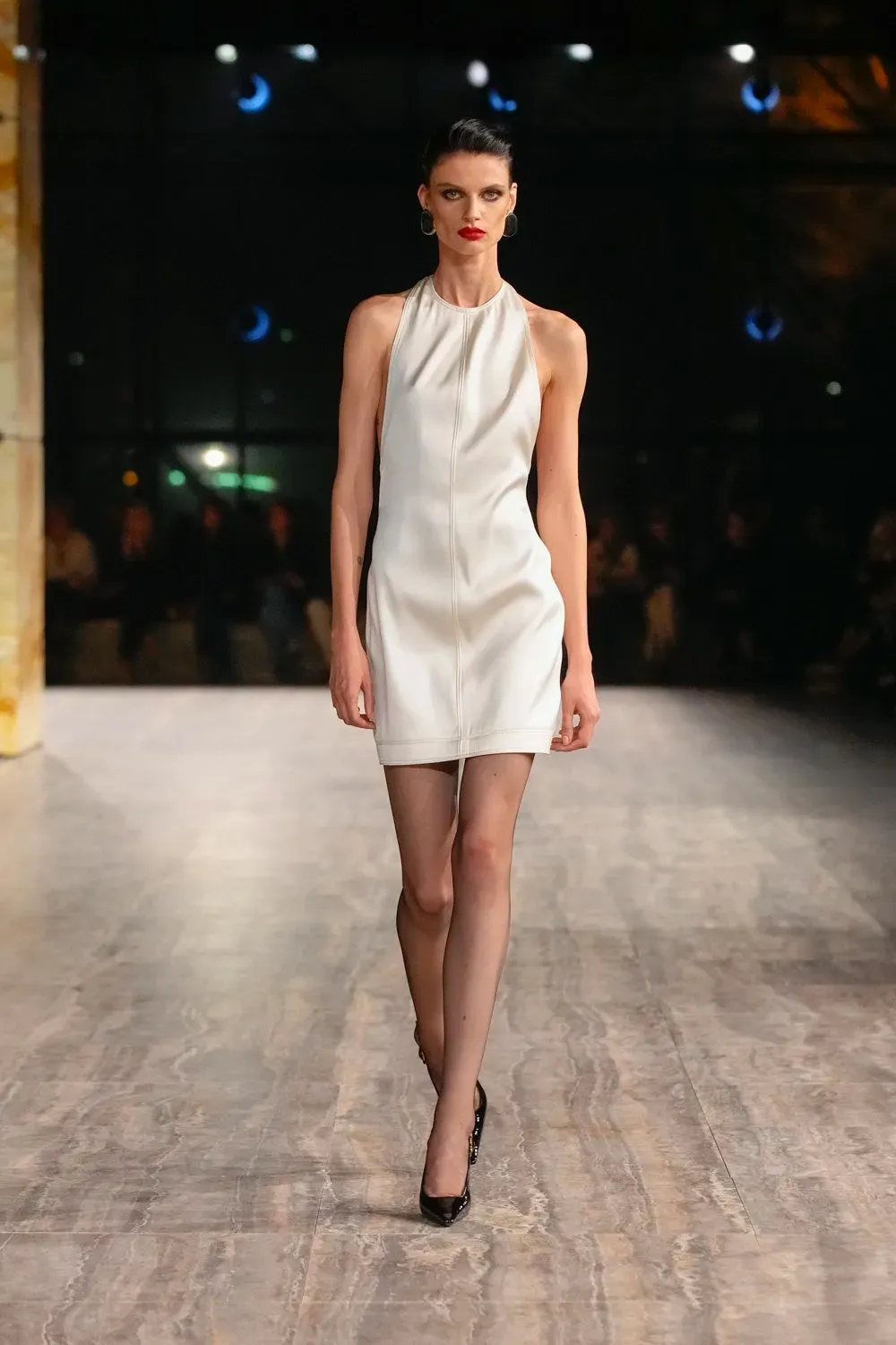 Τα 7 μαθήματα στυλ που πήραμε από το SS24 show του Saint Laurent-1