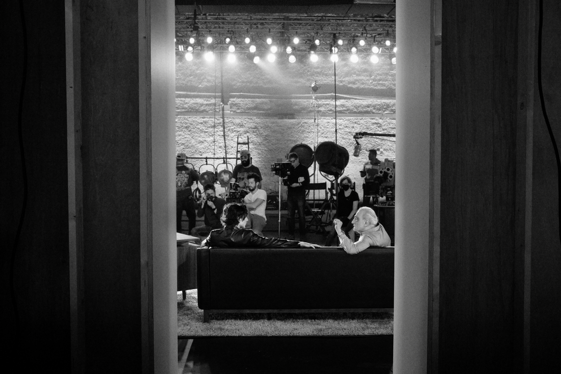 Behind Τhe Scenes από την καμπάνια του αρώματος Bleu De Chanel με τον Timothée Chalamet-2