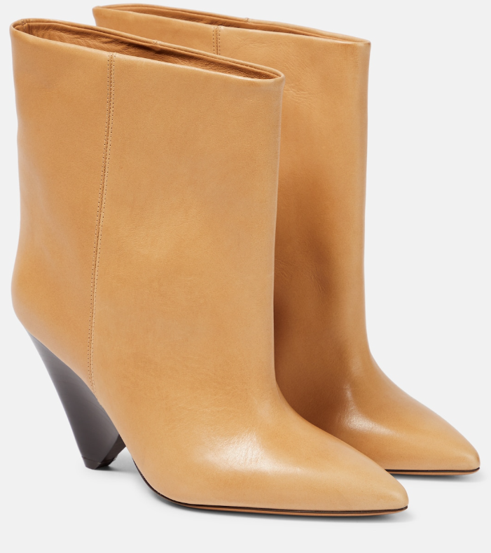Ankle boots: 7 διαχρονικά στυλ για όσες δεν ακολουθούν τα trends-1