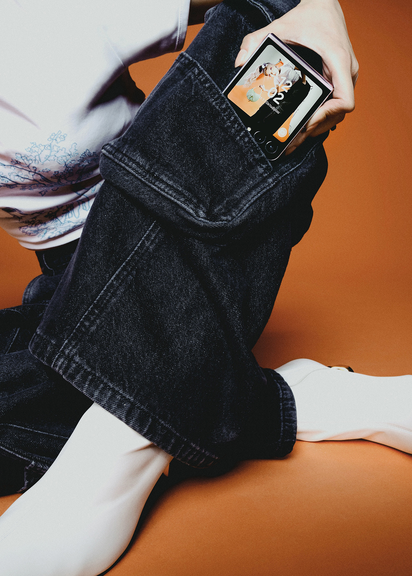Από τα flip phones στις mini bags, όλες οι Y2K τάσεις of the moment-2
