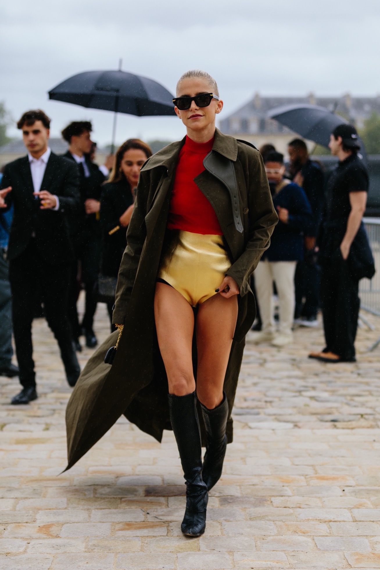 Pop of red: Το χρώμα που αναβαθμίζει κάθε εμφάνιση αυτό το φθινόπωρο-1