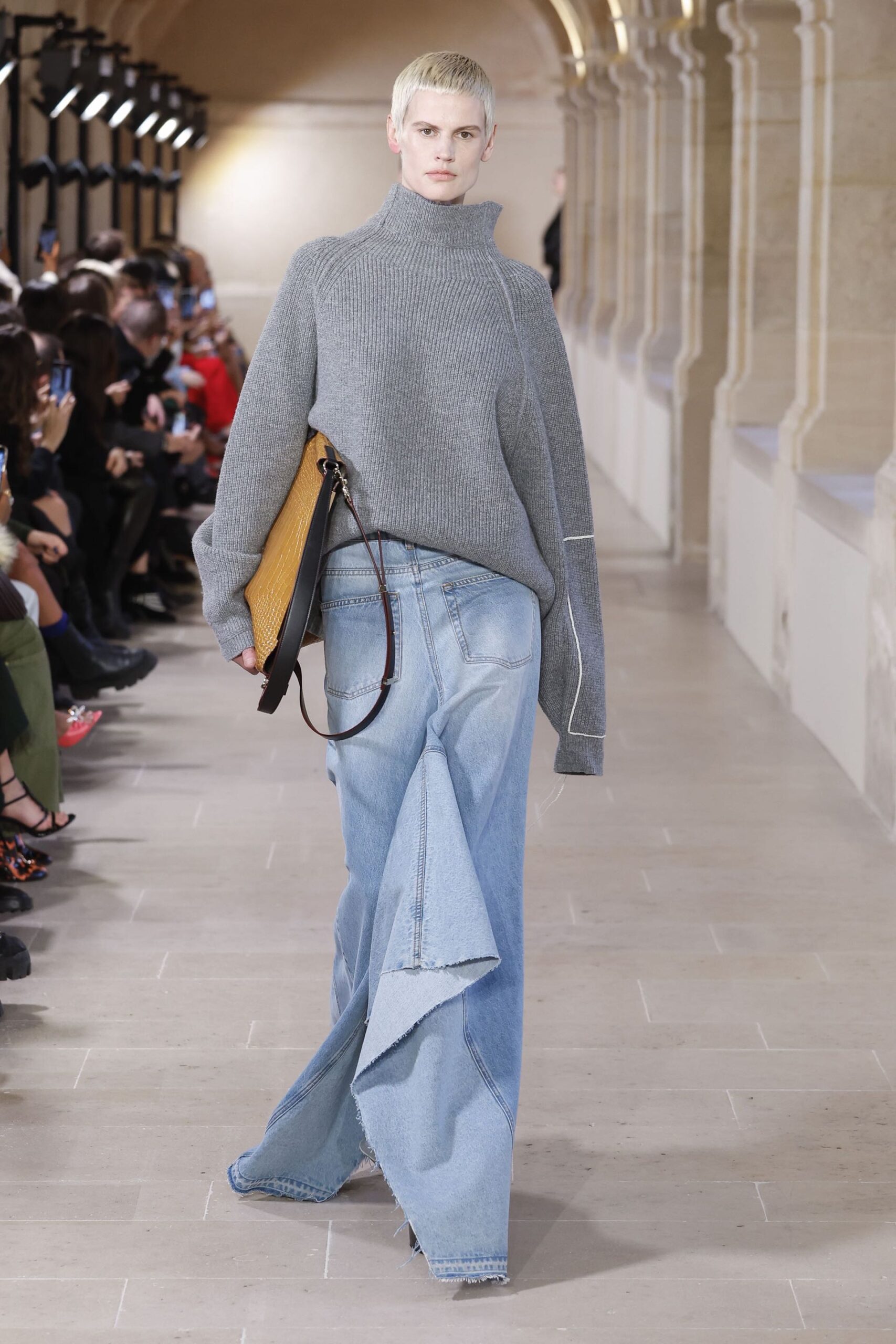 5 φρέσκοι τρόποι να φορέσουμε το denim σύμφωνα με τα catwalks-5
