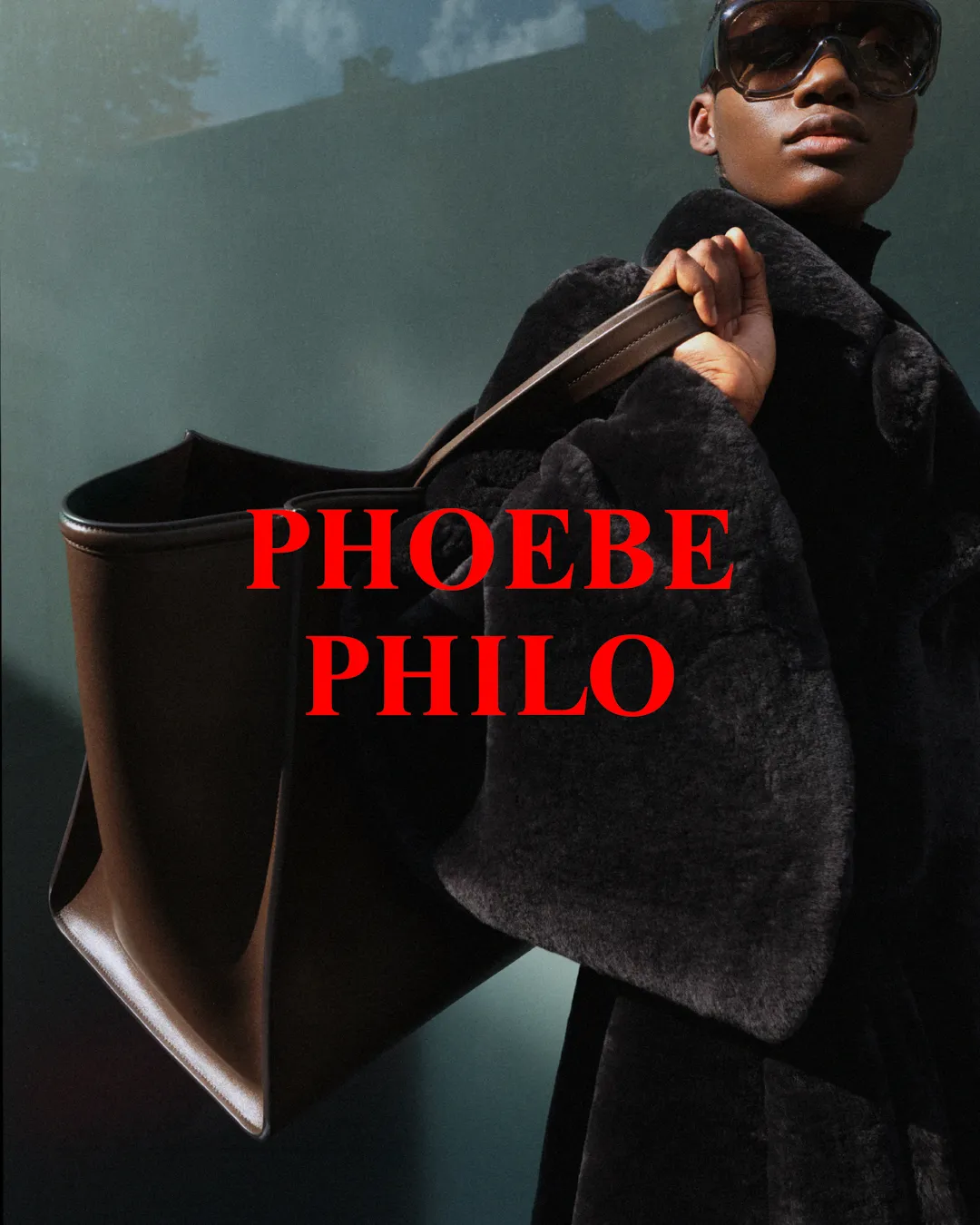 Η συλλογή-ντεμπούτο της Phoebe Philo είναι επιτέλους εδώ-28