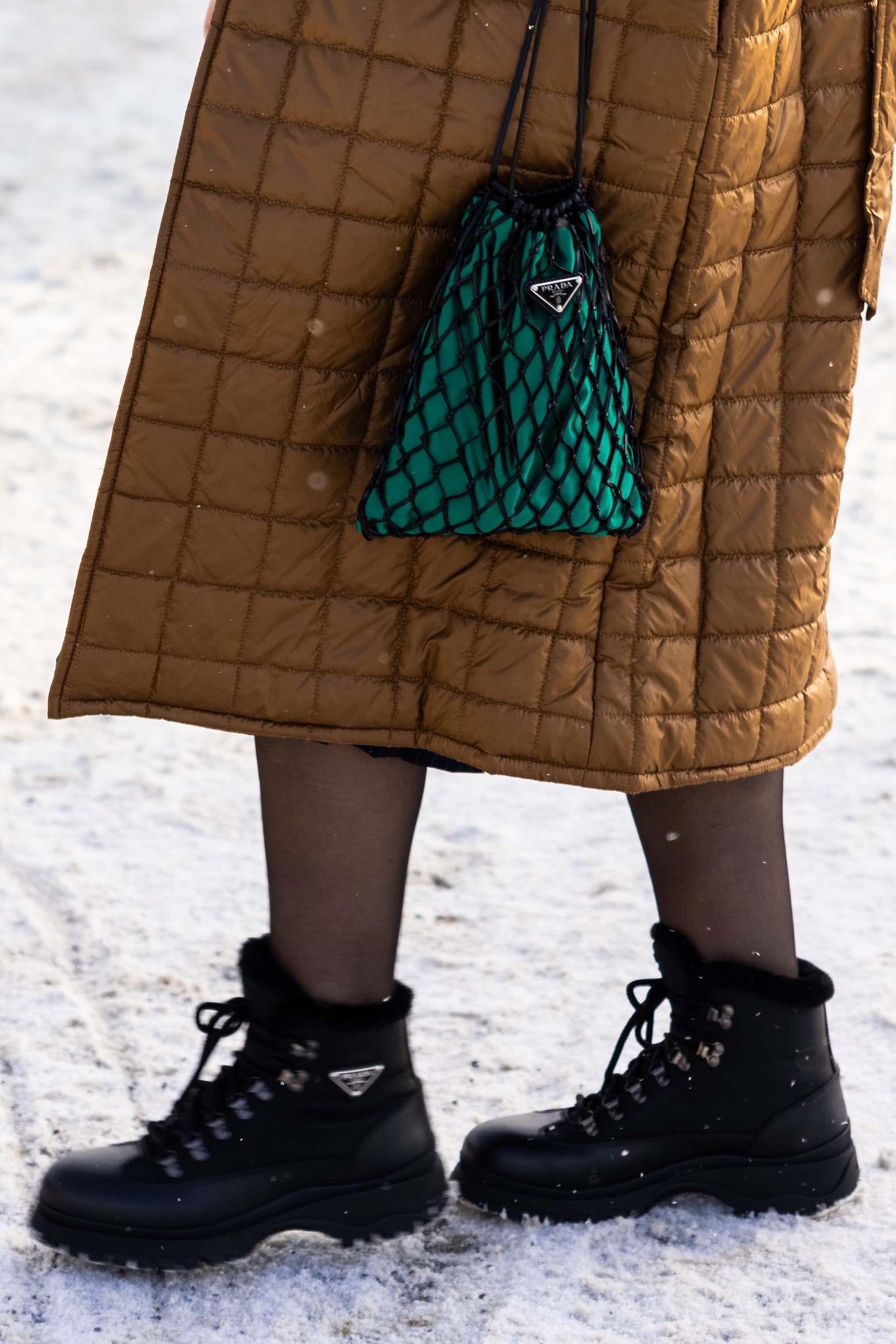 Snow boots: Είναι το νέο cool item των it girls-2