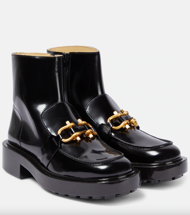 Mocassin boots: Αυτά είναι τα χειμερινά flat που συνδυάζουν δύο τάσεις σε μία-1