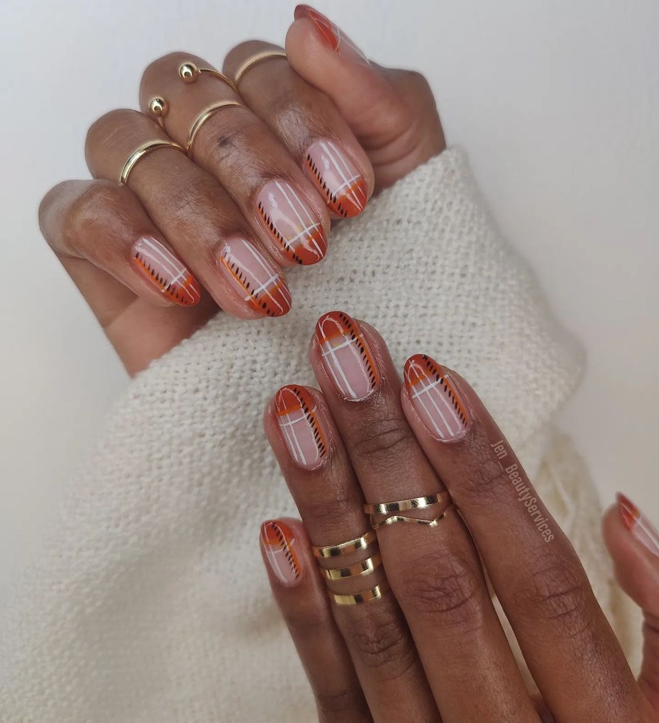 Burnt orange μανικιούρ: Είναι το trend of the moment-3