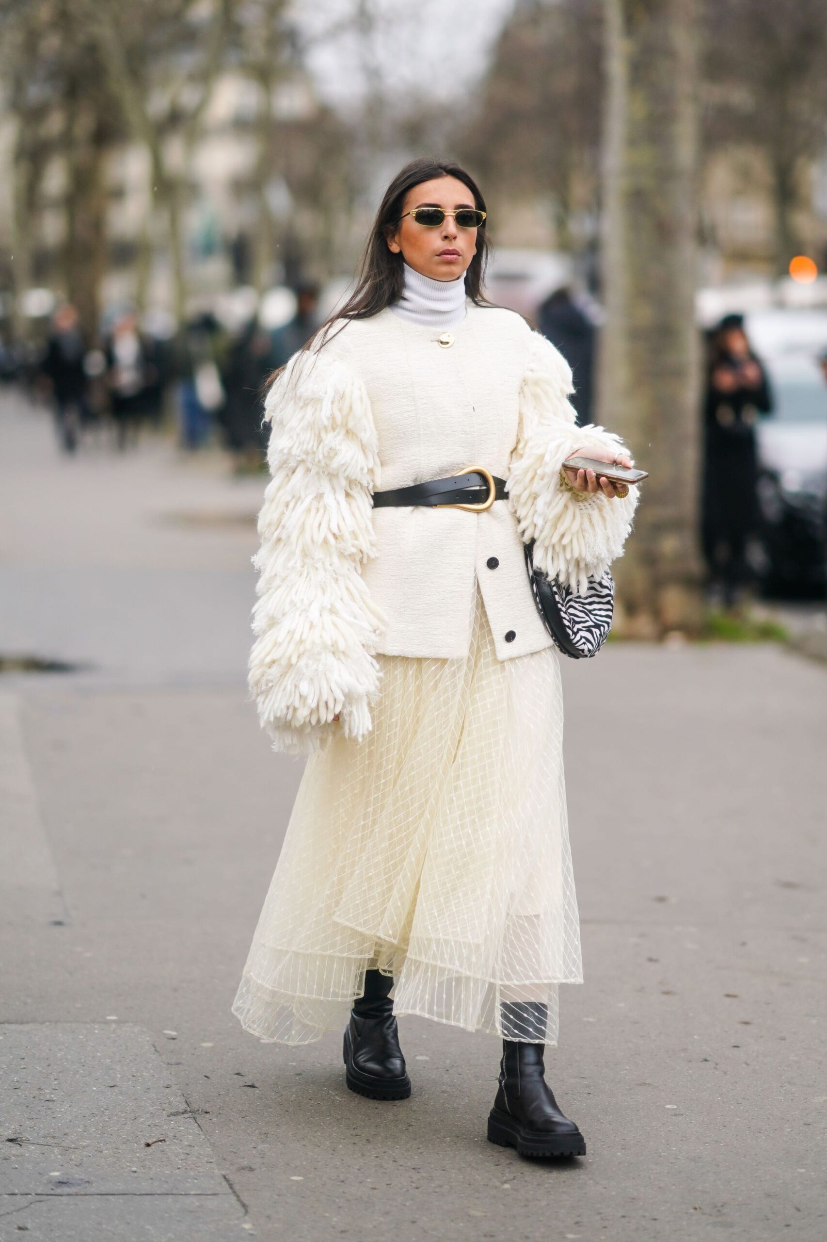Chunky boots και φούστα: 4 outfit για να πετύχετε τον συνδυασμό-3