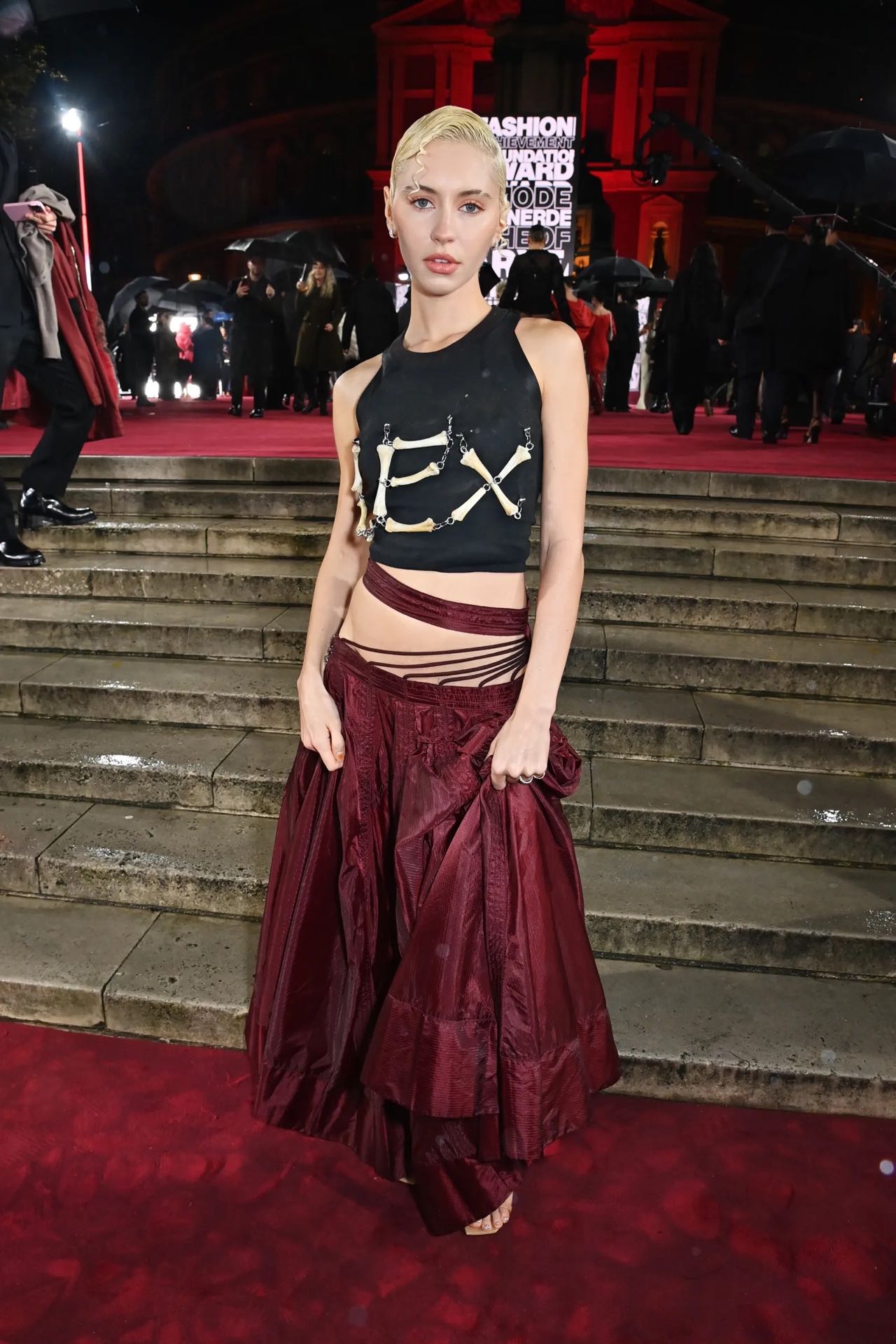 Fashion Awards 2023: Τα πιο λαμπερά celebrity look στο κόκκινο χαλί-14