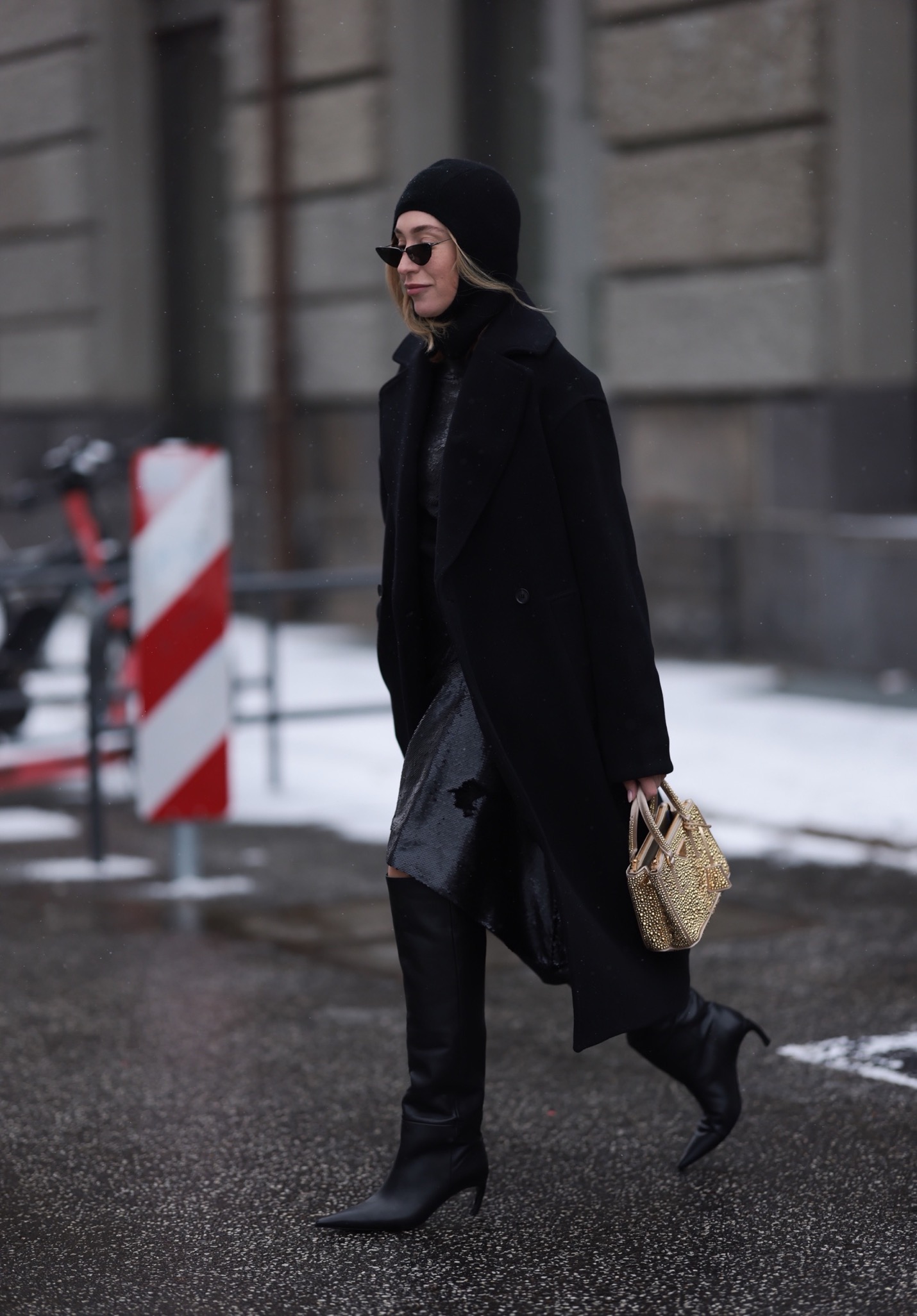 Από τα casual στα elegant, όλα τα look που θα φορέσουν οι Vogue editors τις κρύες ημέρες-3