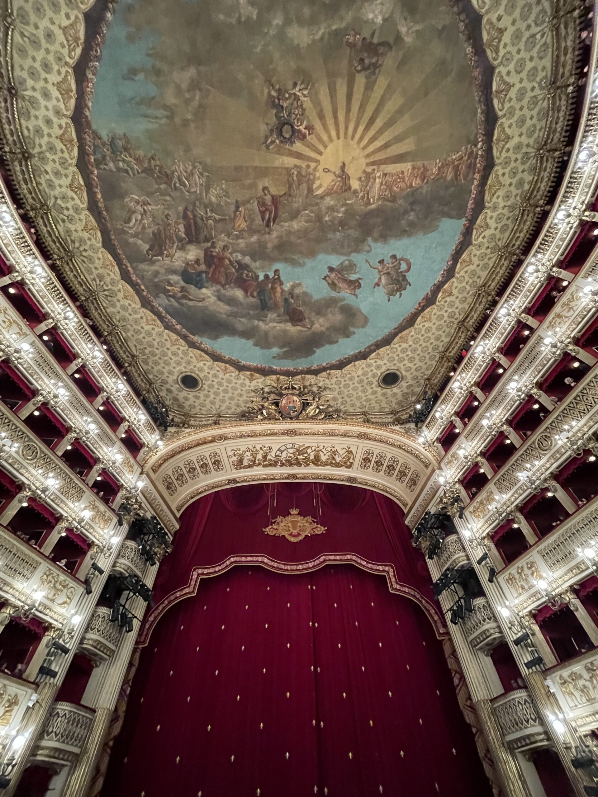 Νάπολη: Ένα γοητευτικό χάος-1