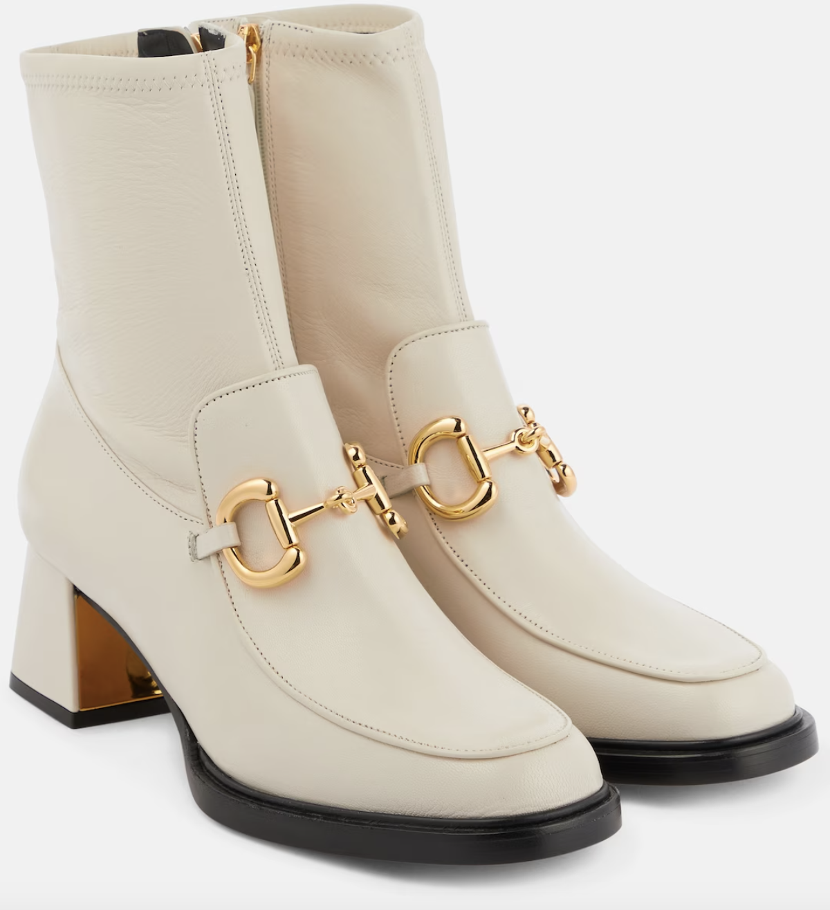 Λευκές μπότες: Είναι τα star shoes που θα φορέσουμε το 2024-10