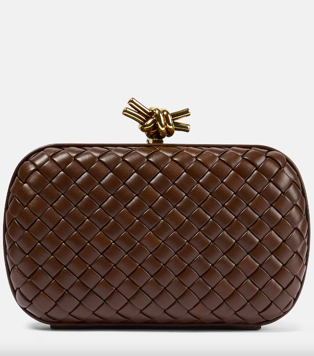 Τα clutches είναι το bag trend που επιστρέφει για το 2024-3