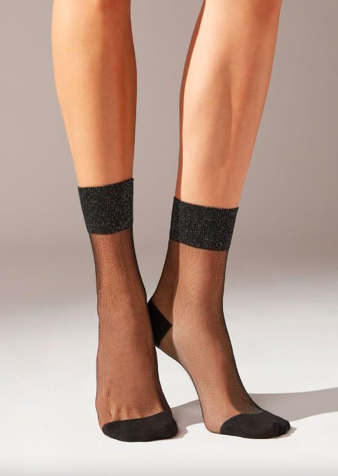 Heels και κάλτσες: To street style combo που θα φορέσουμε και στις γιορτές-4