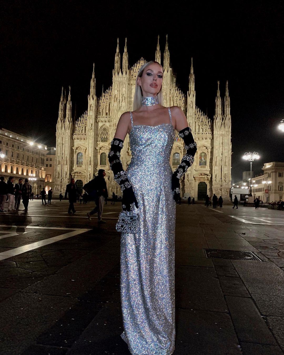 Black tie dresses: Οι κανόνες και τα φορέματα για να ακολουθήσετε σωστά το στυλ-1