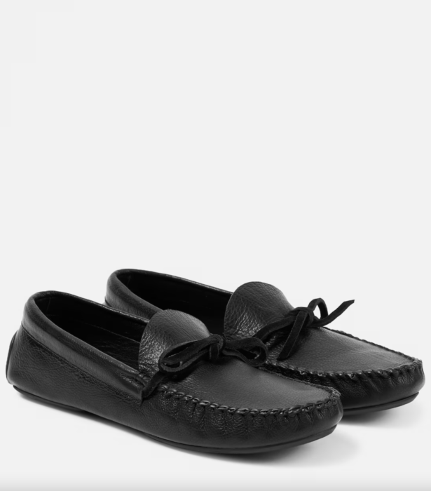 Sleek loafers: Αυτό είναι το νέο στυλ που θα πρωταγωνιστήσει στο street style το 2024-5