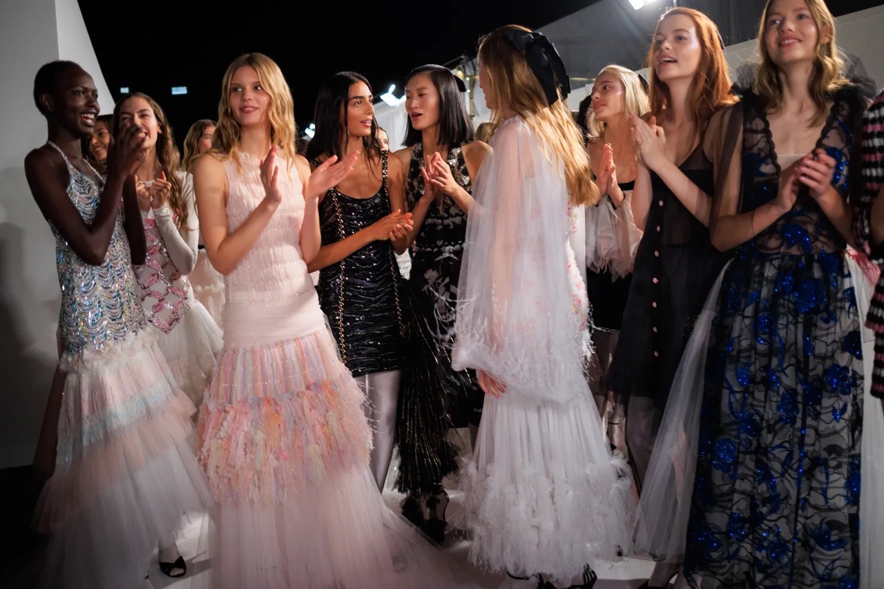 Chanel Couture SS24: Ο χορός, η θηλυκότητα και η έμπνευση πίσω από τη συλλογή-4