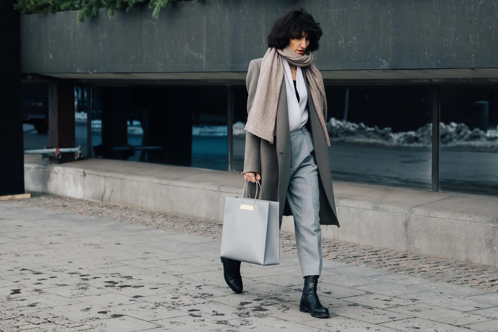 5 style tricks για να κρατηθείτε ζεστή τις πιο κρύες μέρες του χειμώνα-2