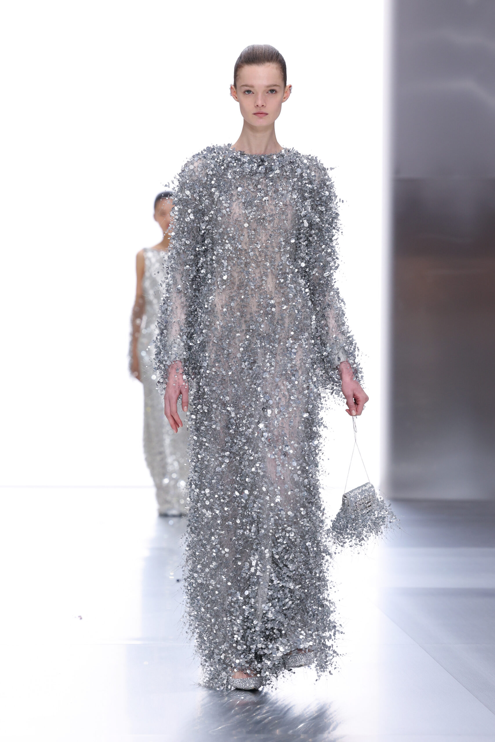 Τα 5 neutrals της άνοιξης από το Fendi Couture show-5