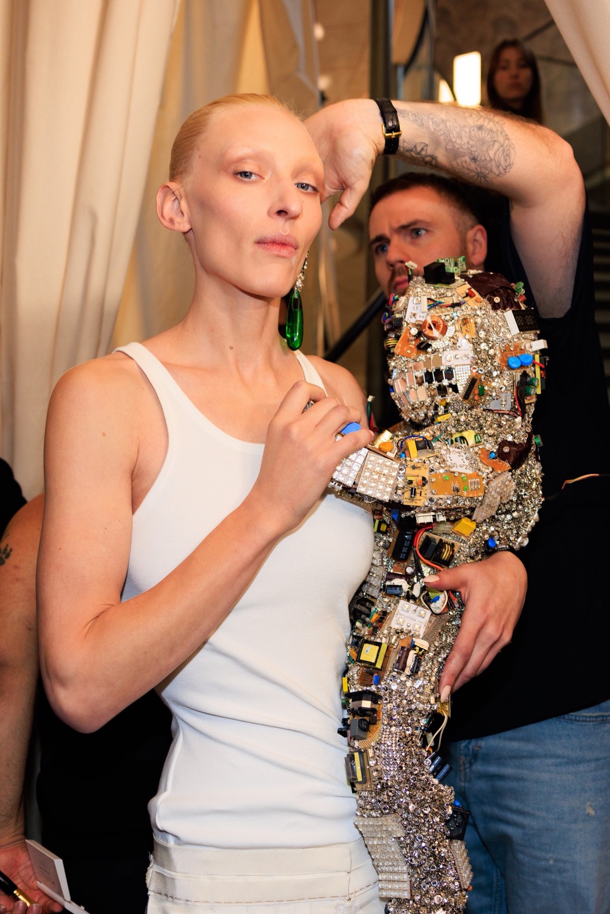 Schiaparelli Couture SS24: Τα πιο ωραία look από το εντυπωσιακό show στο Παρίσι-2