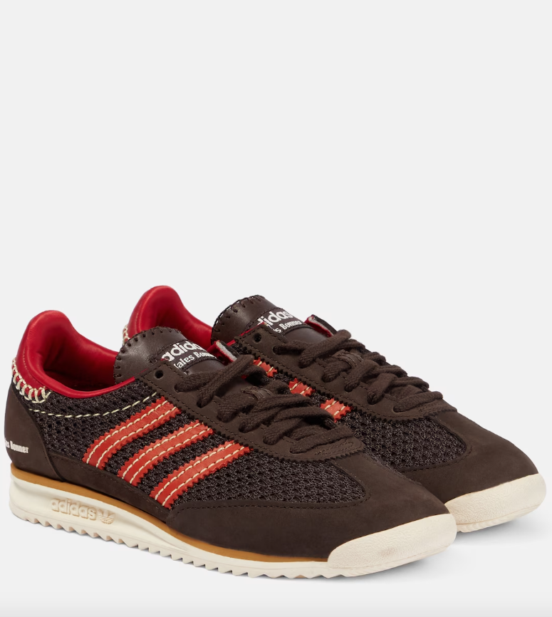 Καφέ sneakers: Είναι η νέα fashion εμμονή-1