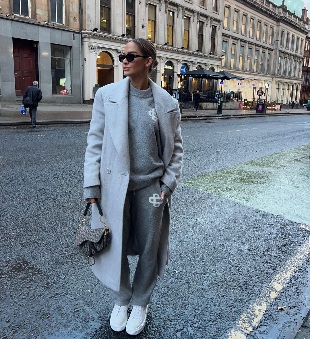 Tracksuits: 4 look με φόρμες για να είστε comfy και να ξεκινήσετε την χρονιά με χαλαρή διάθεση-4