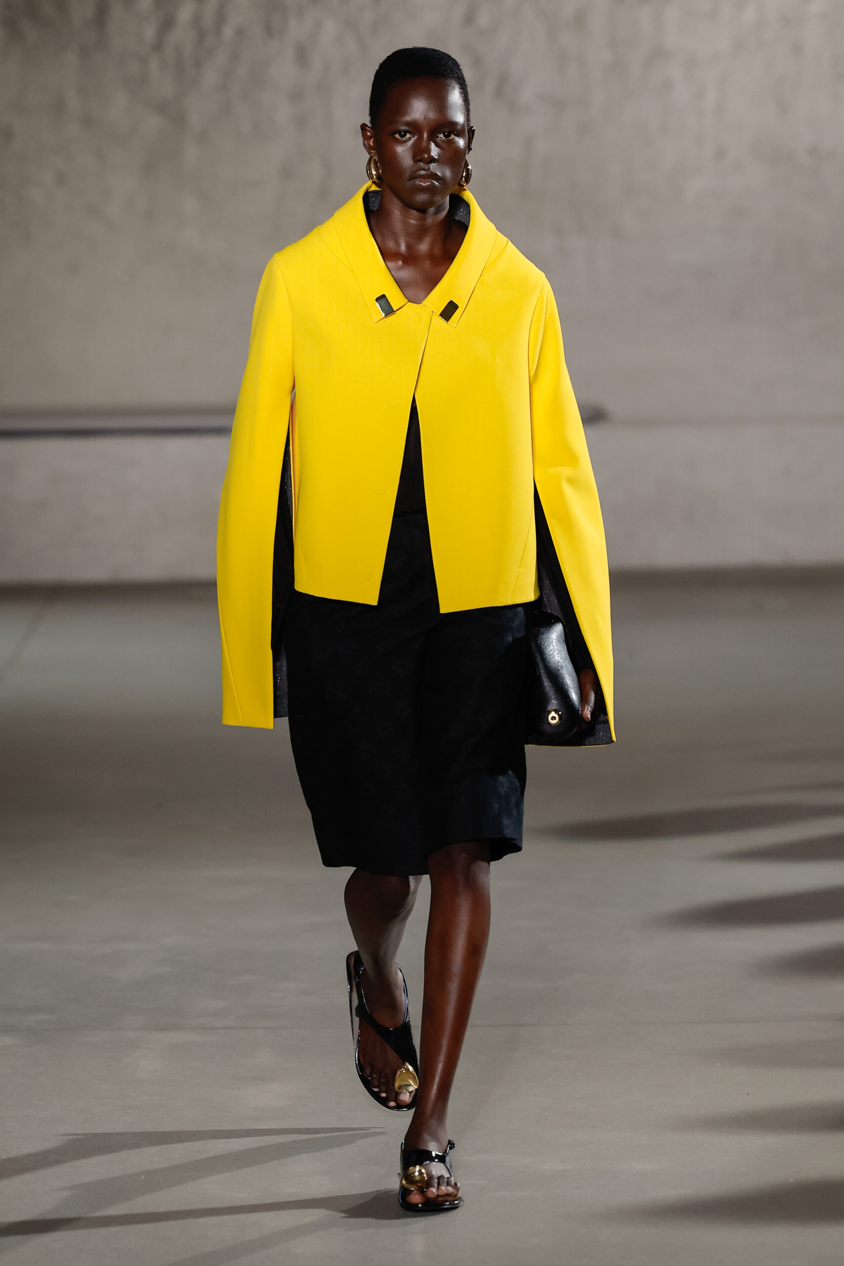 Minimal Aesthetic: 6 catwalk trends διατηρούν το στυλ στην πρώτη γραμμή της μόδας-6