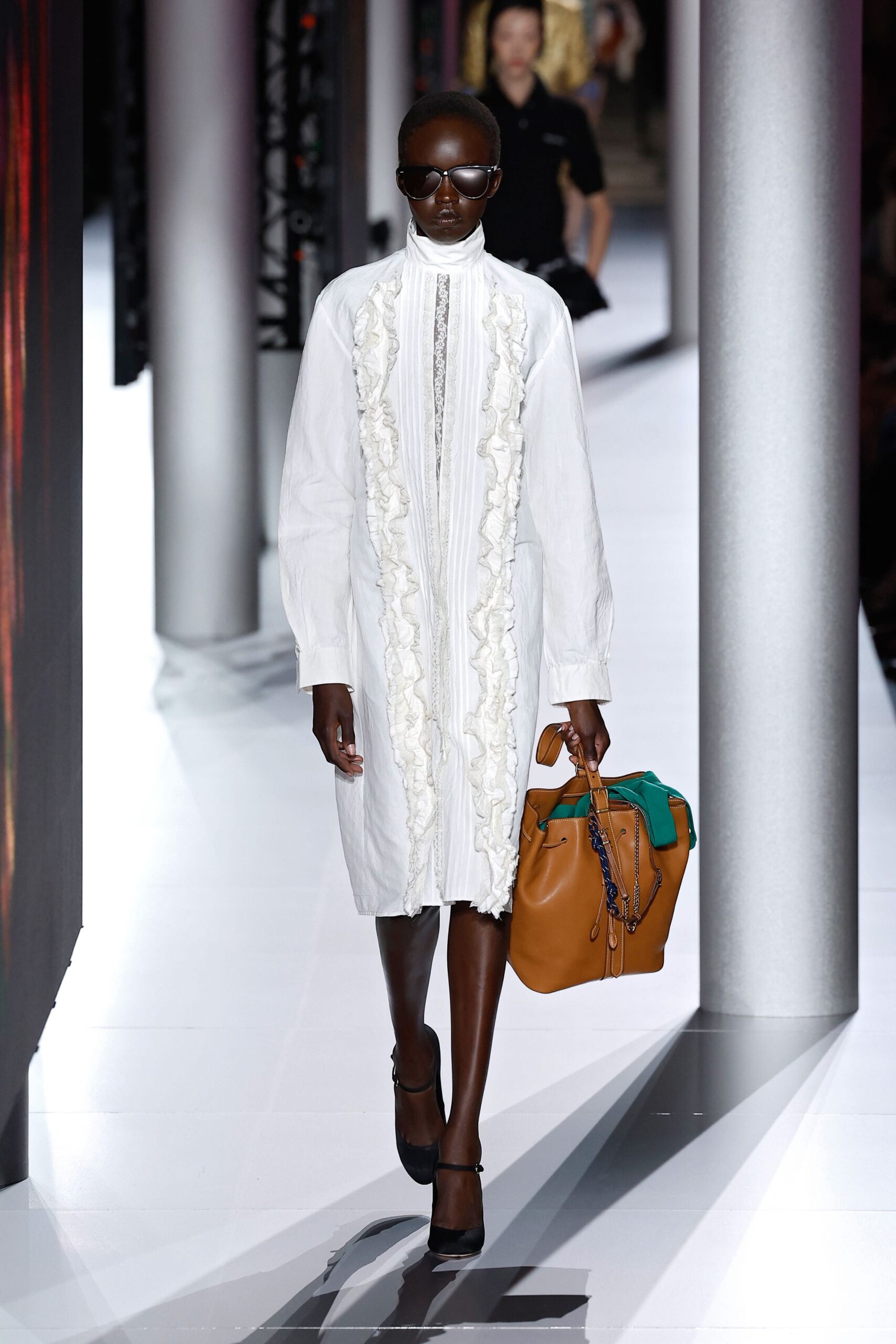 Οι mini bags δίνουν τη θέση τους στις oversized για το 2024-1
