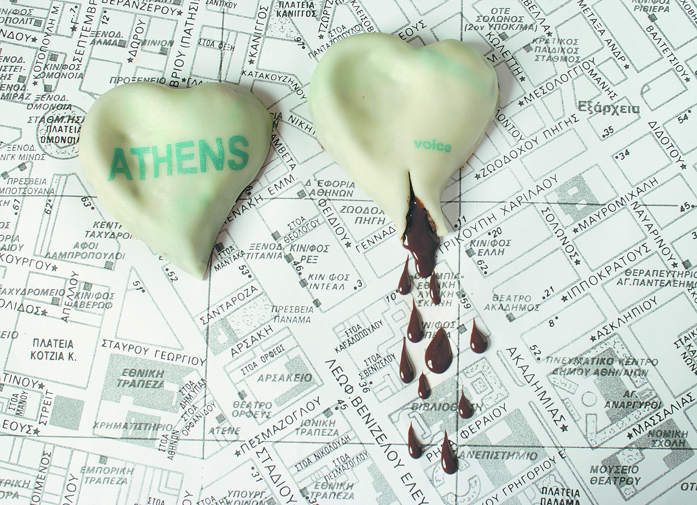 Τα 900 εξώφυλλα της Athens Voice κυκλοφορούν σε μια πολυτελή έκδοση-3